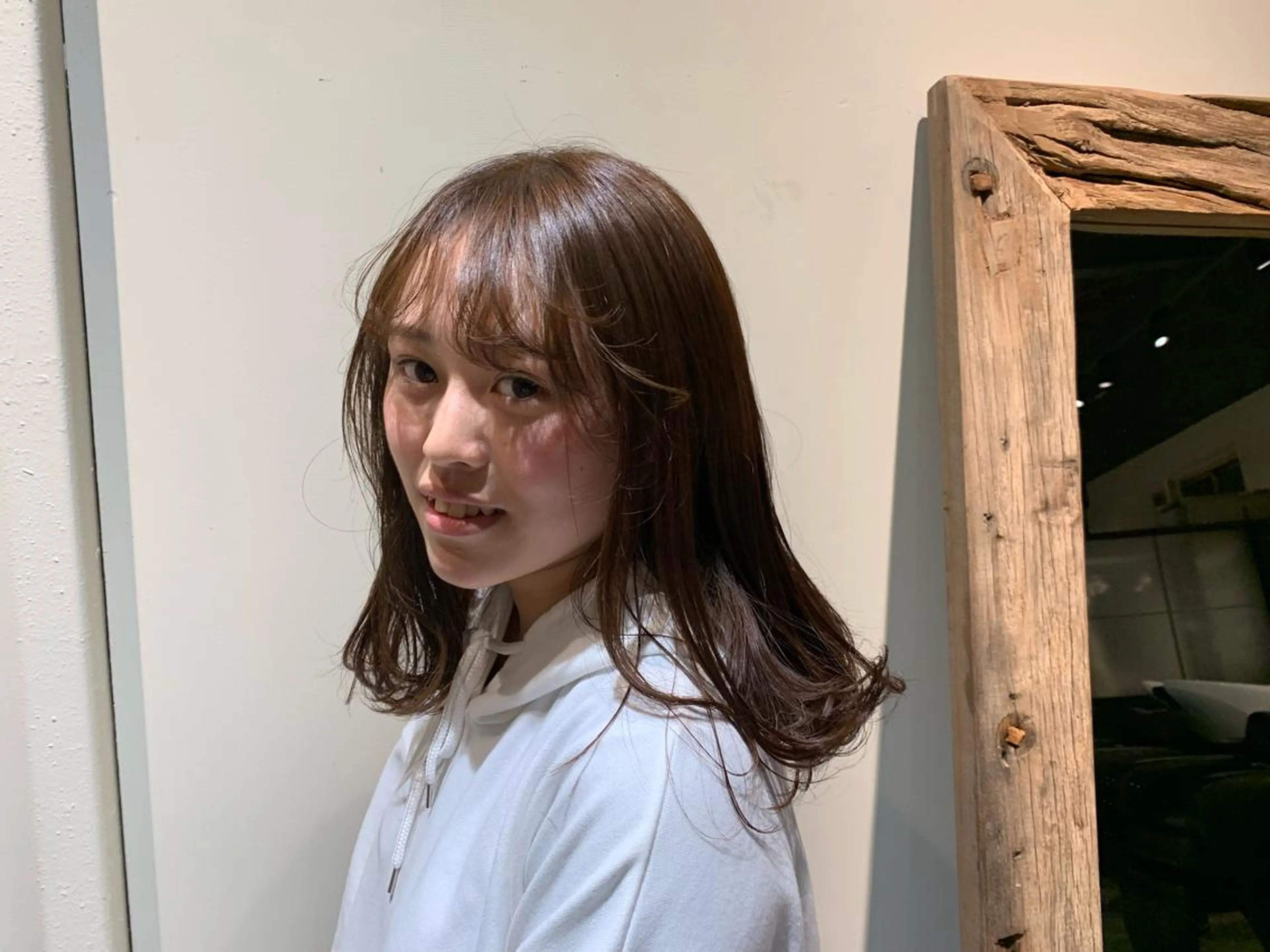 セミロング カラー 野々村 朋美のヘアスタイル