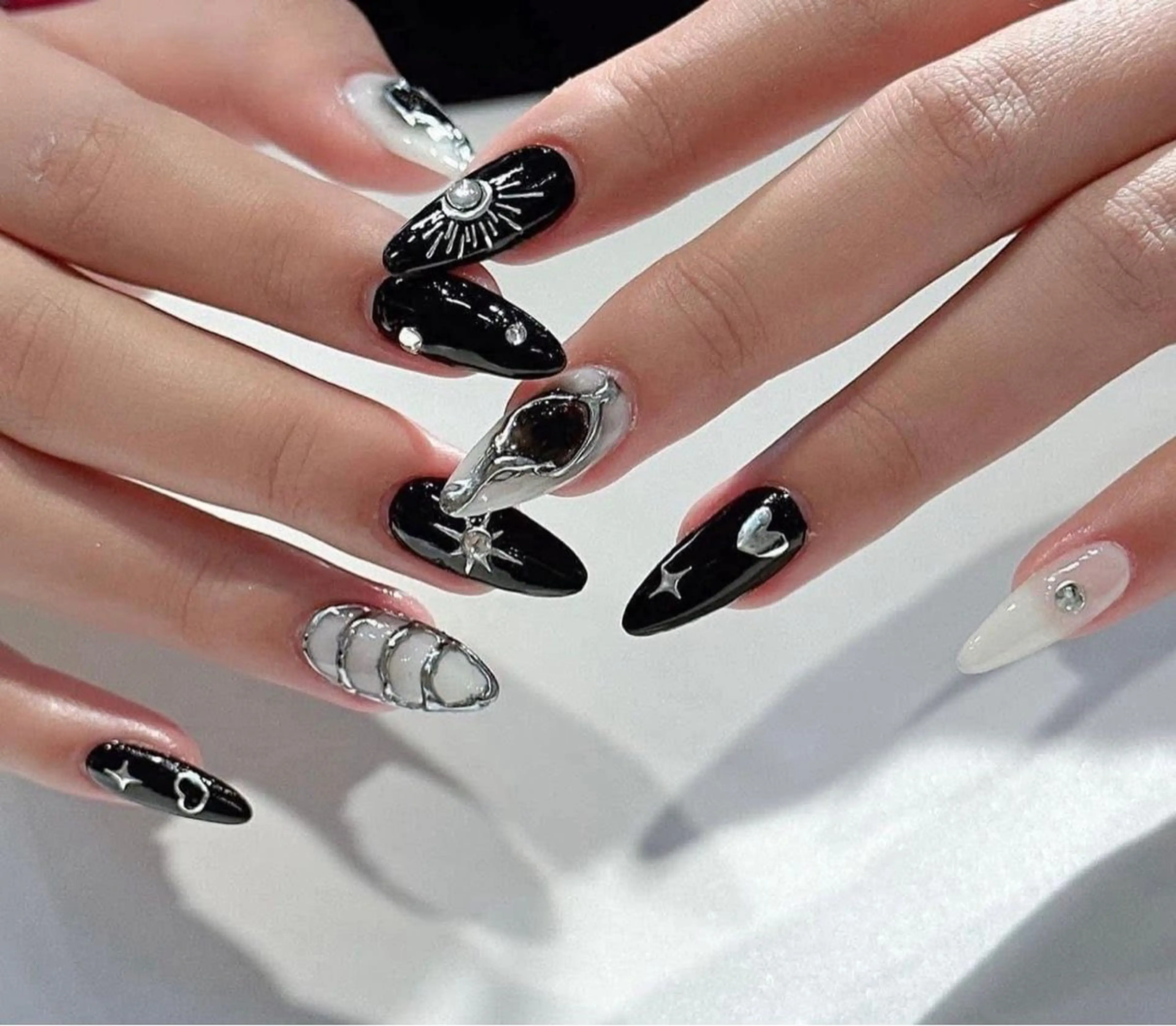 ネイル ハンドネイル T. Leeのネイルデザイン