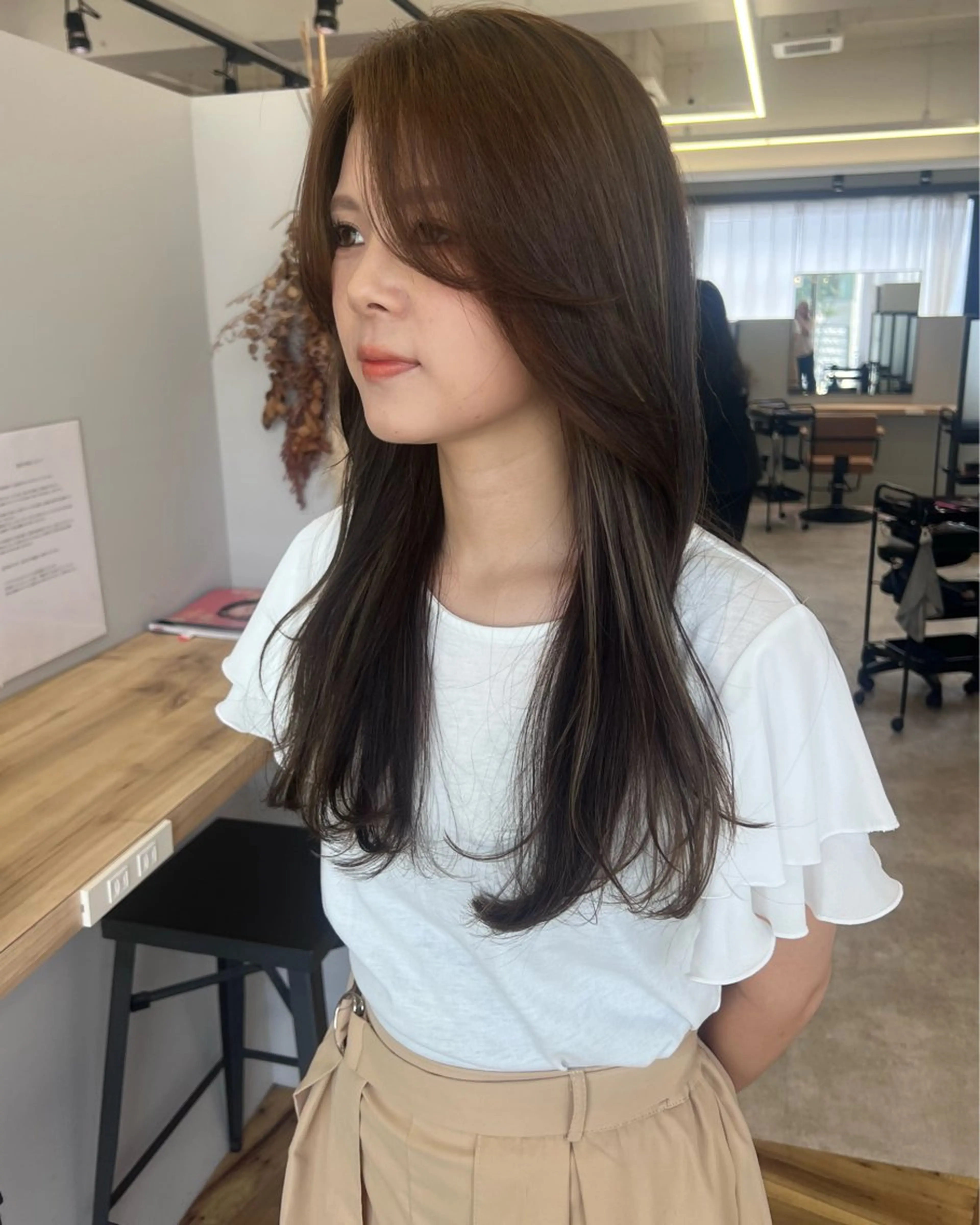 ロング 檜谷 晴のヘアスタイル