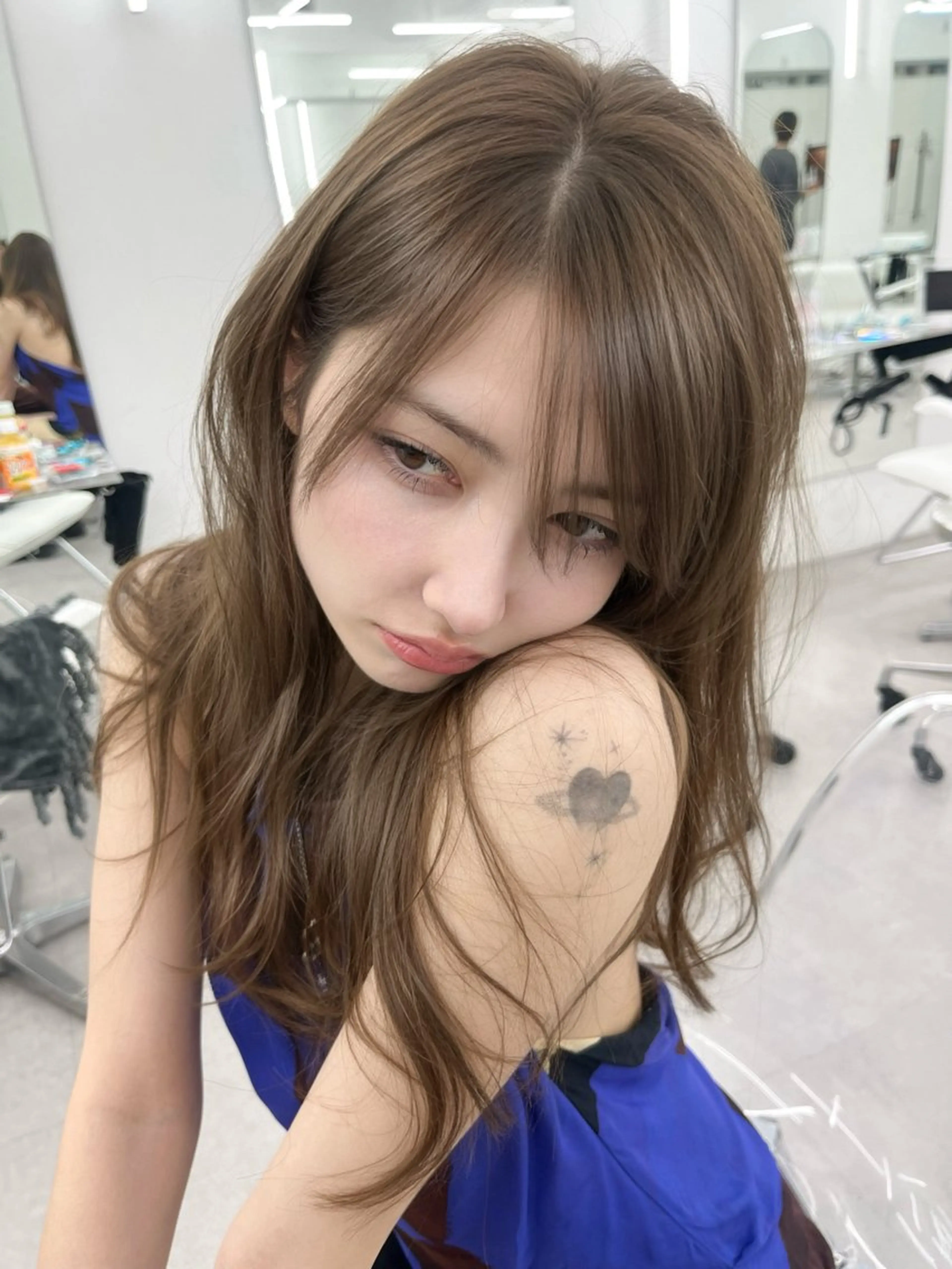 セミロング カラー ベージュカラー 透明感カラー オリーブベージュ オリーブカラー 韓国風ヘア ヘアカラー トリートメント ヘアセット 透明感カラー🩵🩵 韓国ヘアkanatoのヘアスタイル