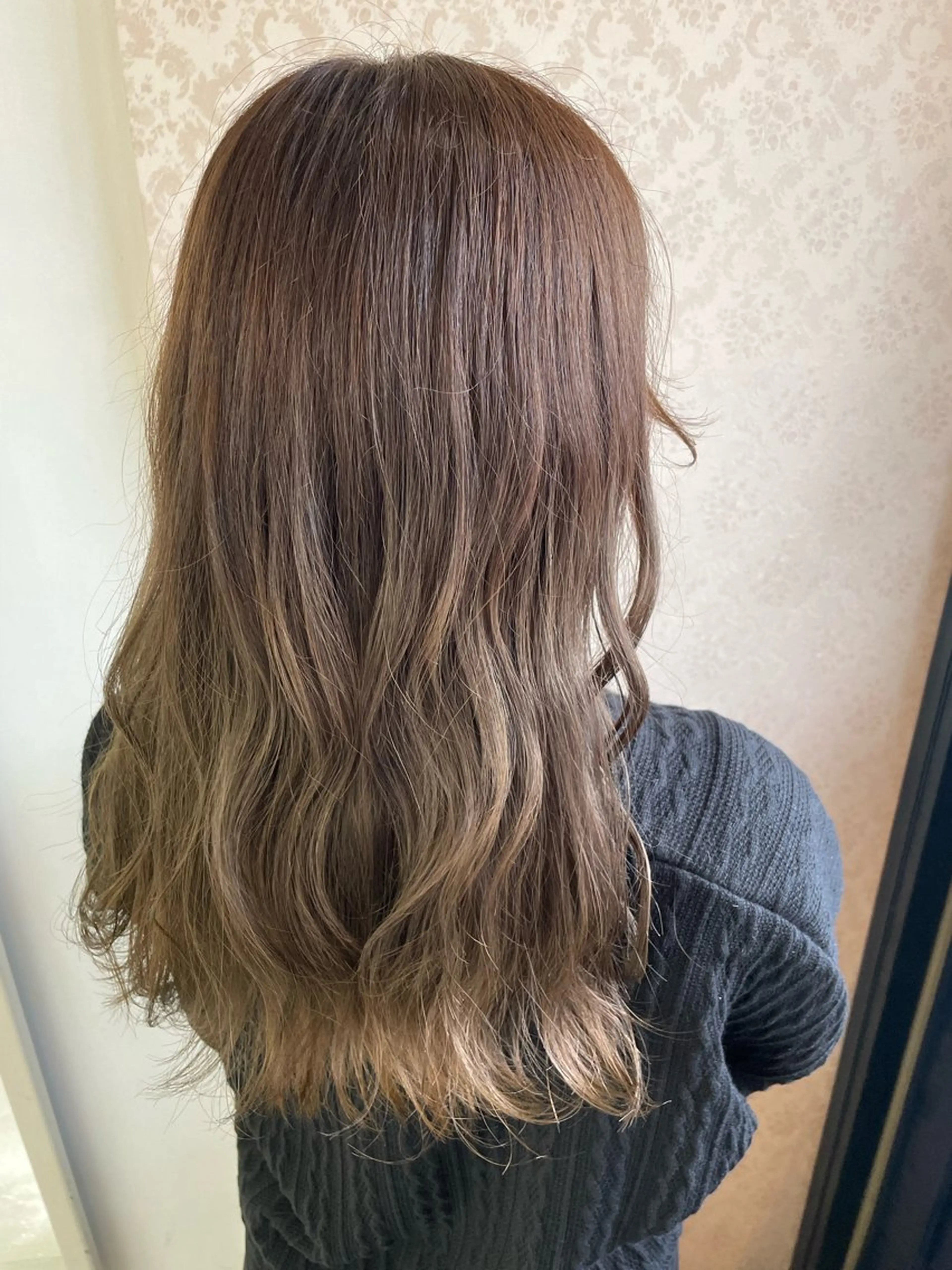 ロング ヒヨシ ルナのヘアスタイル