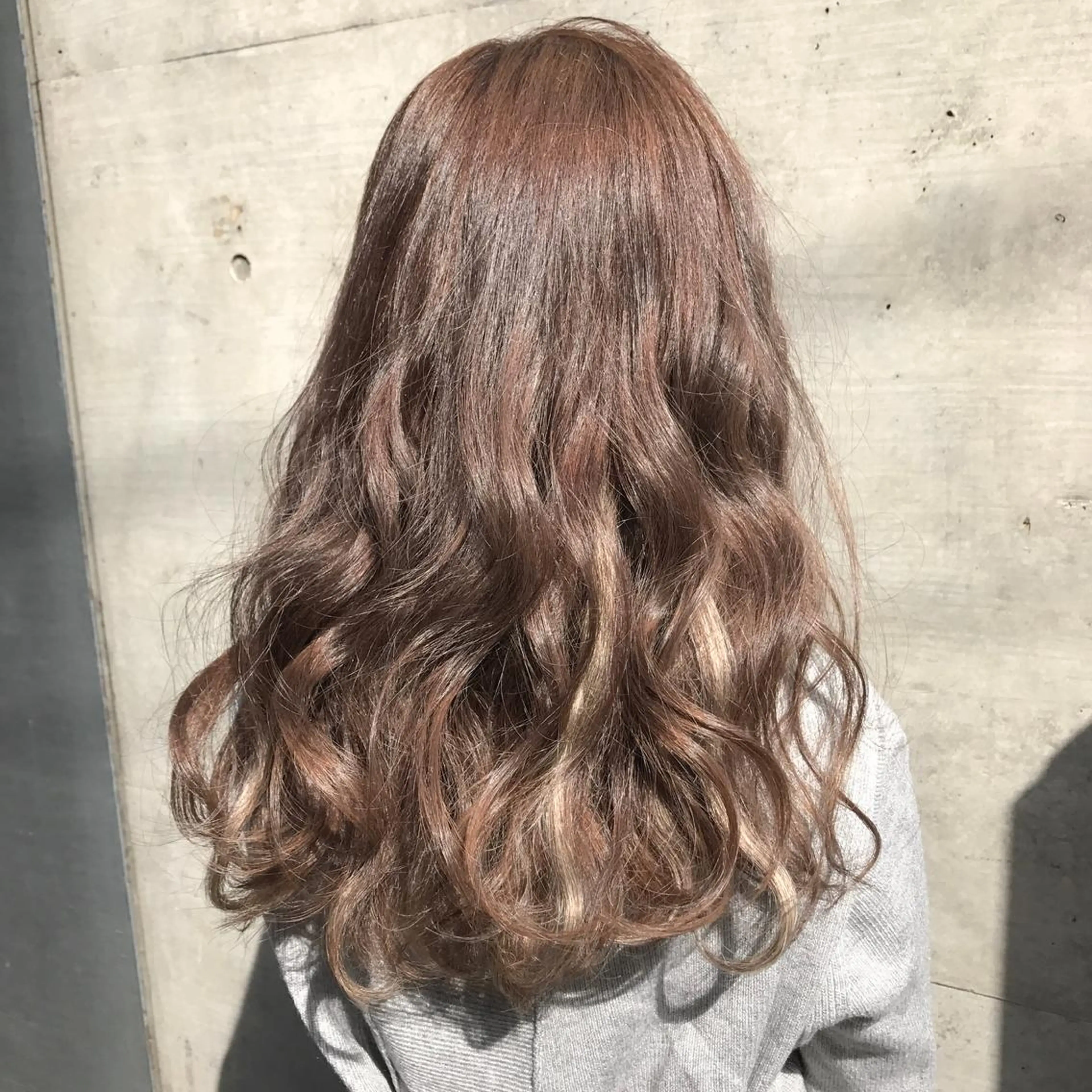 ロング カラー 編み込みエクステ ブリーチ メッシュ エクステ a-o横浜所属・色落ちまでキレイに！ ！女性サロンremiのヘアスタイル