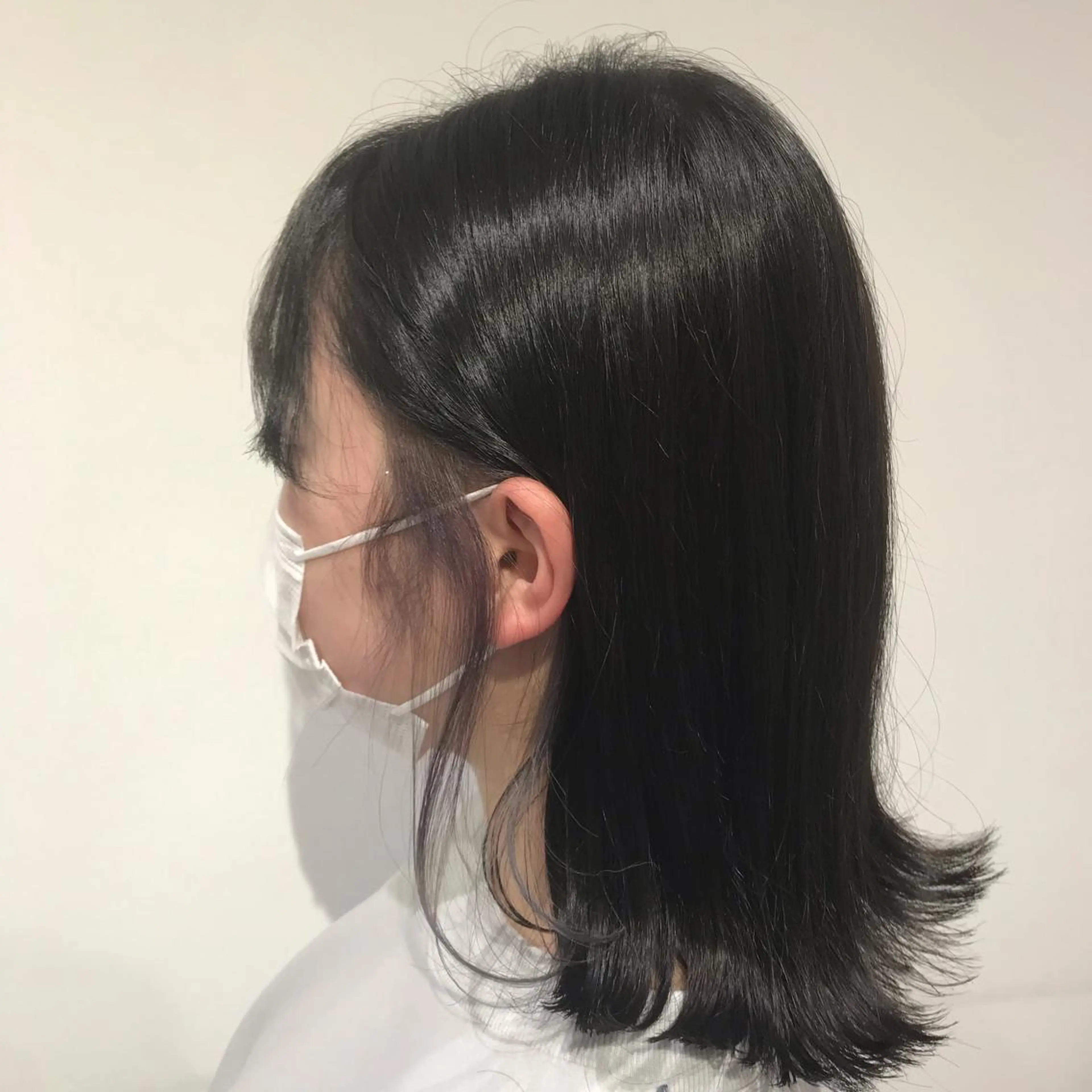 ミディアム カラー 黒髪 ブルーカラー ブルーブラック 透明感カラー イヤリングカラー ヘアカラー トリートメント 暖色カラー🌹 中山由梨のヘアスタイル