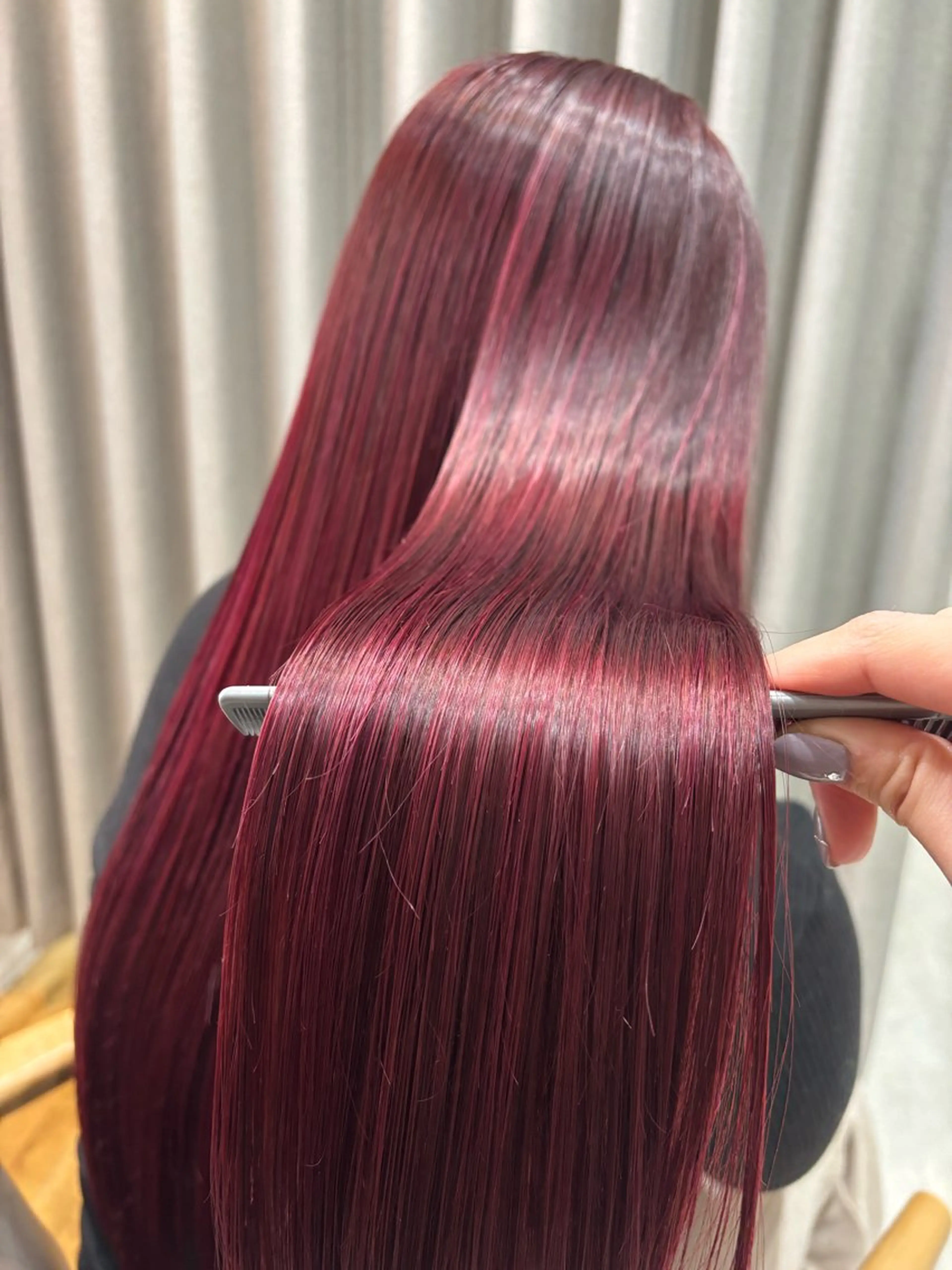 ロング カラー カシス ピンクカラー ヘアカラー トリートメント Atre.所属・🤍美髪縮毛/髪質 改善/池上夏凜🤍のヘアスタイル