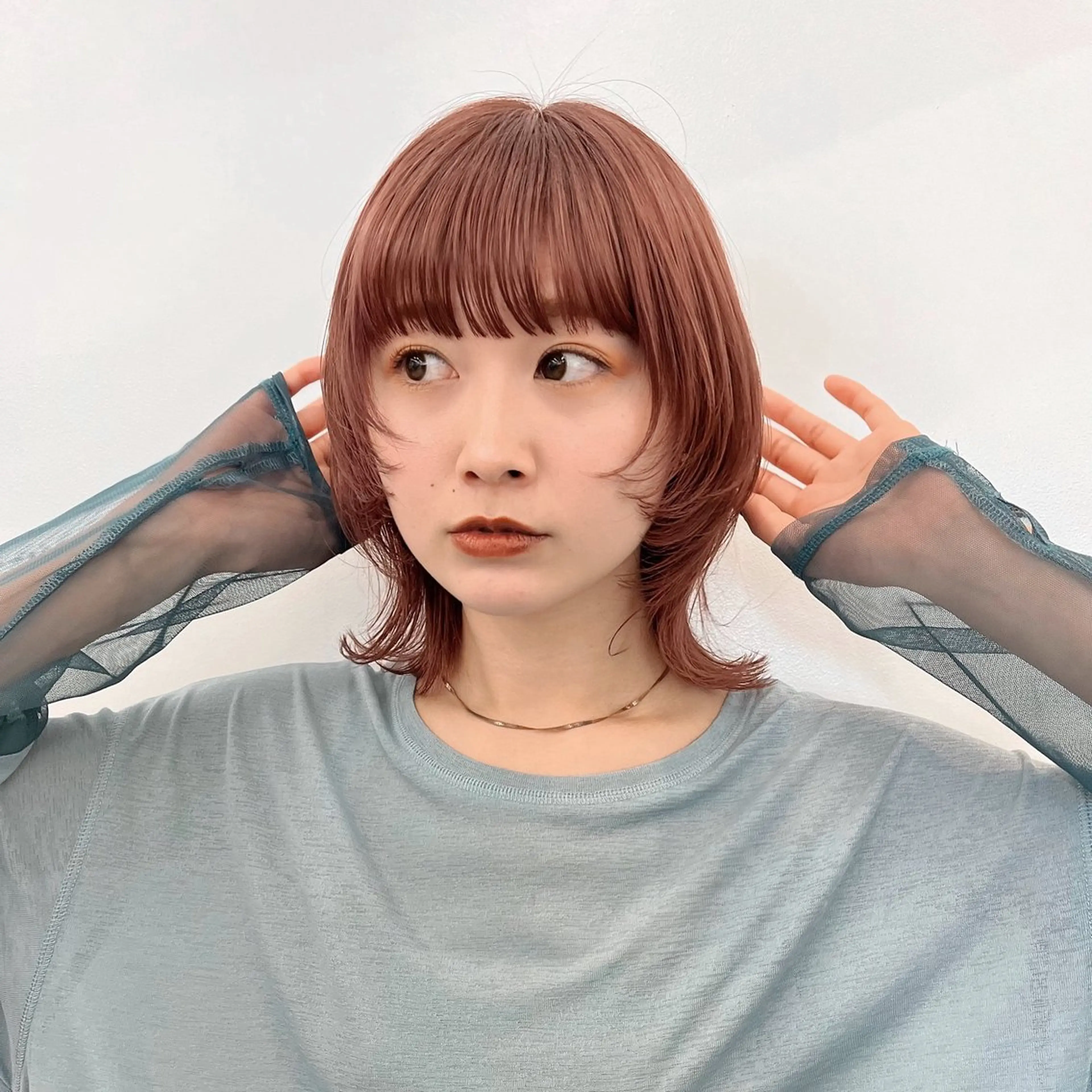 ミディアム カラー ヘアアレンジ ベージュカラー ブリーチ ピンクカラー ピンクベージュ ウルフカット ヘアカラー トリートメント 🌱ボブ/レイヤー/ ベージュ/あやみ✨のヘアスタイル