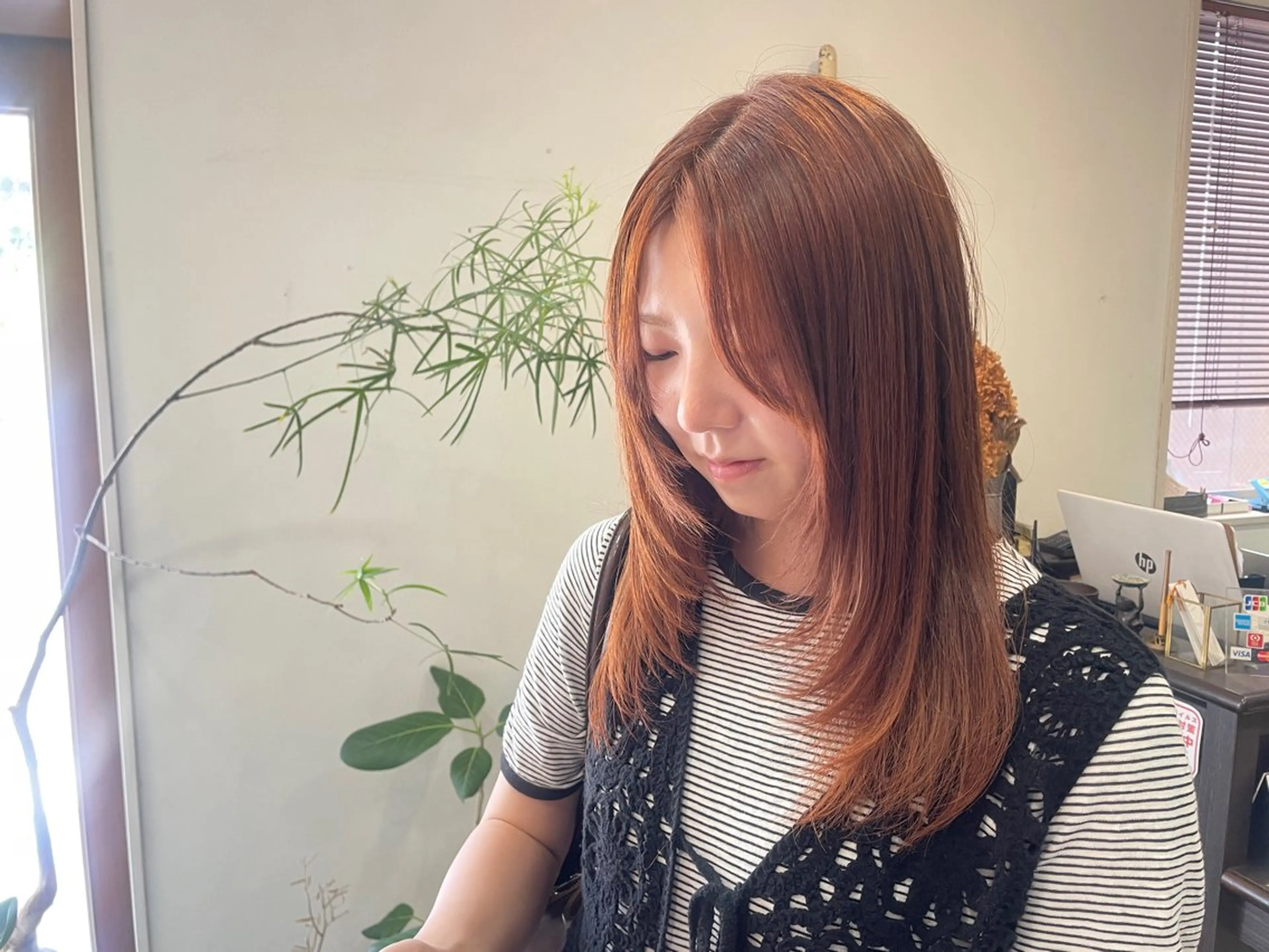 ロング 顔まわりレイヤー レイヤーカット カット ヘアカラー トリートメント 小野 絢未のヘアスタイル