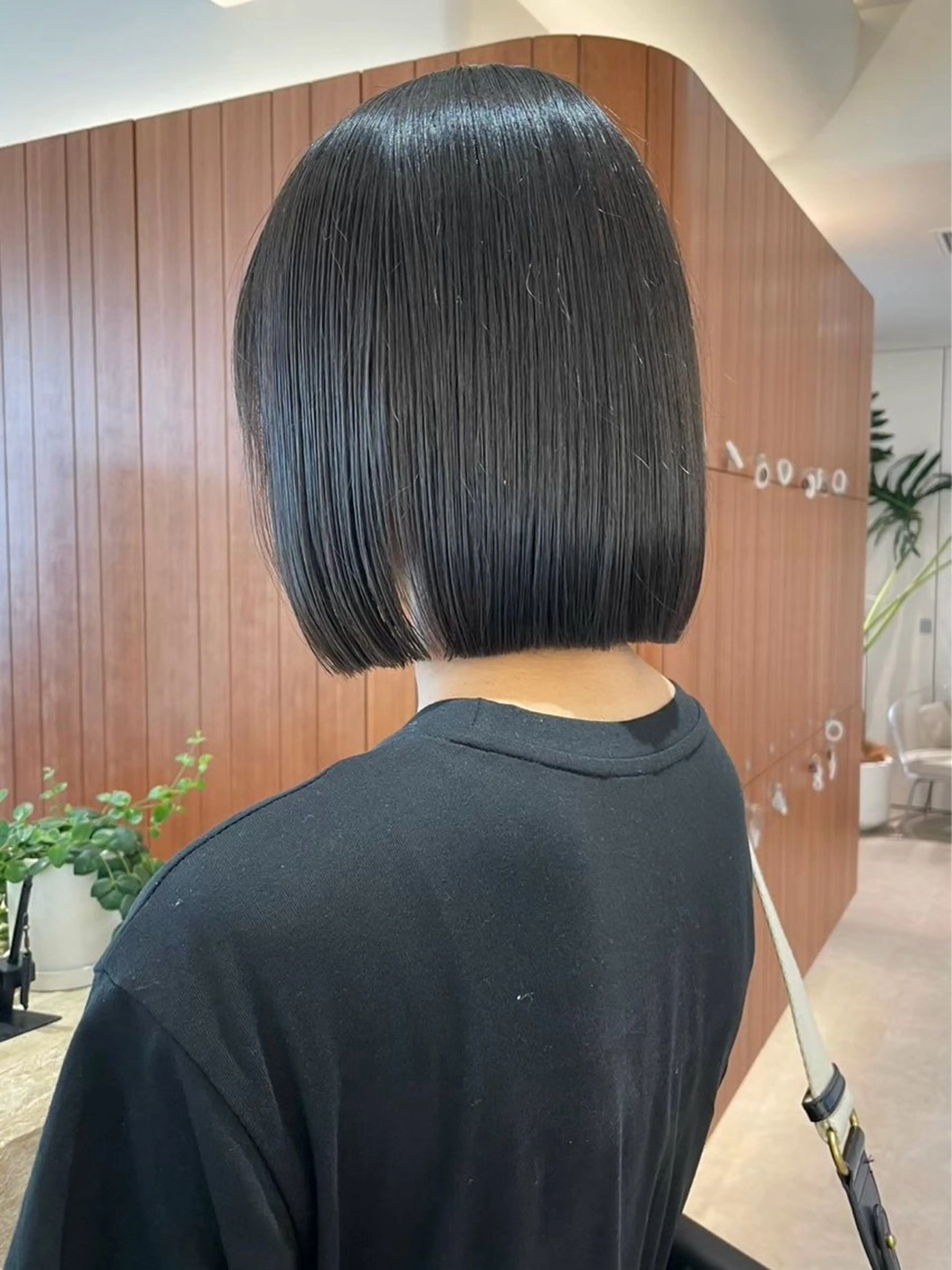 ミディアム カラー 切りっぱなしボブ イヤリングカラー ボブ 伸ばしかけ 髪質改善 カット トリートメント 渋谷/ボブ・顔まわり 特化ショウゴのヘアスタイル