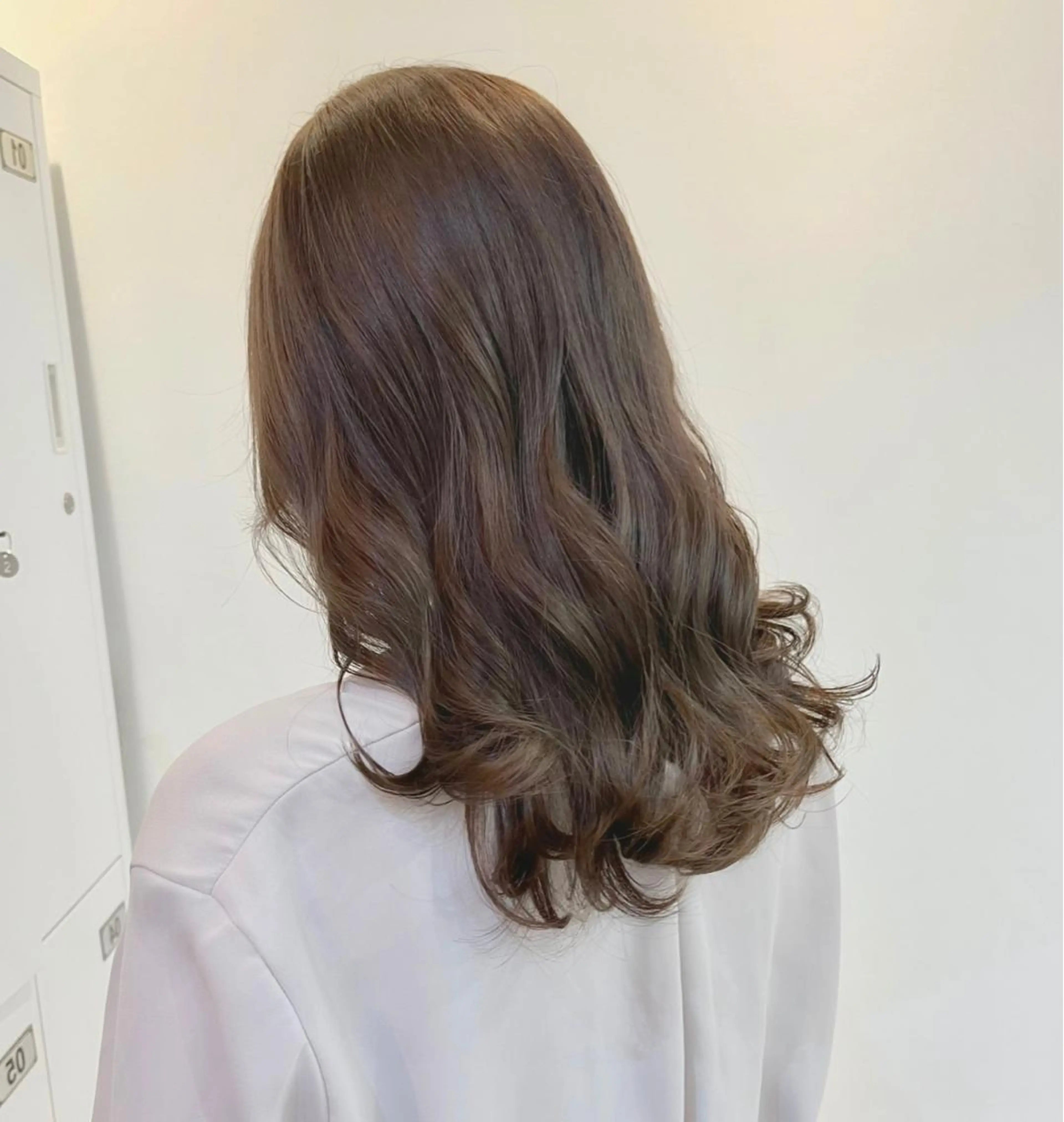 セミロング カラー ブラウンカラー ミルクティーブラウン ヘアカラー トリートメント おがわ ともひさのヘアスタイル