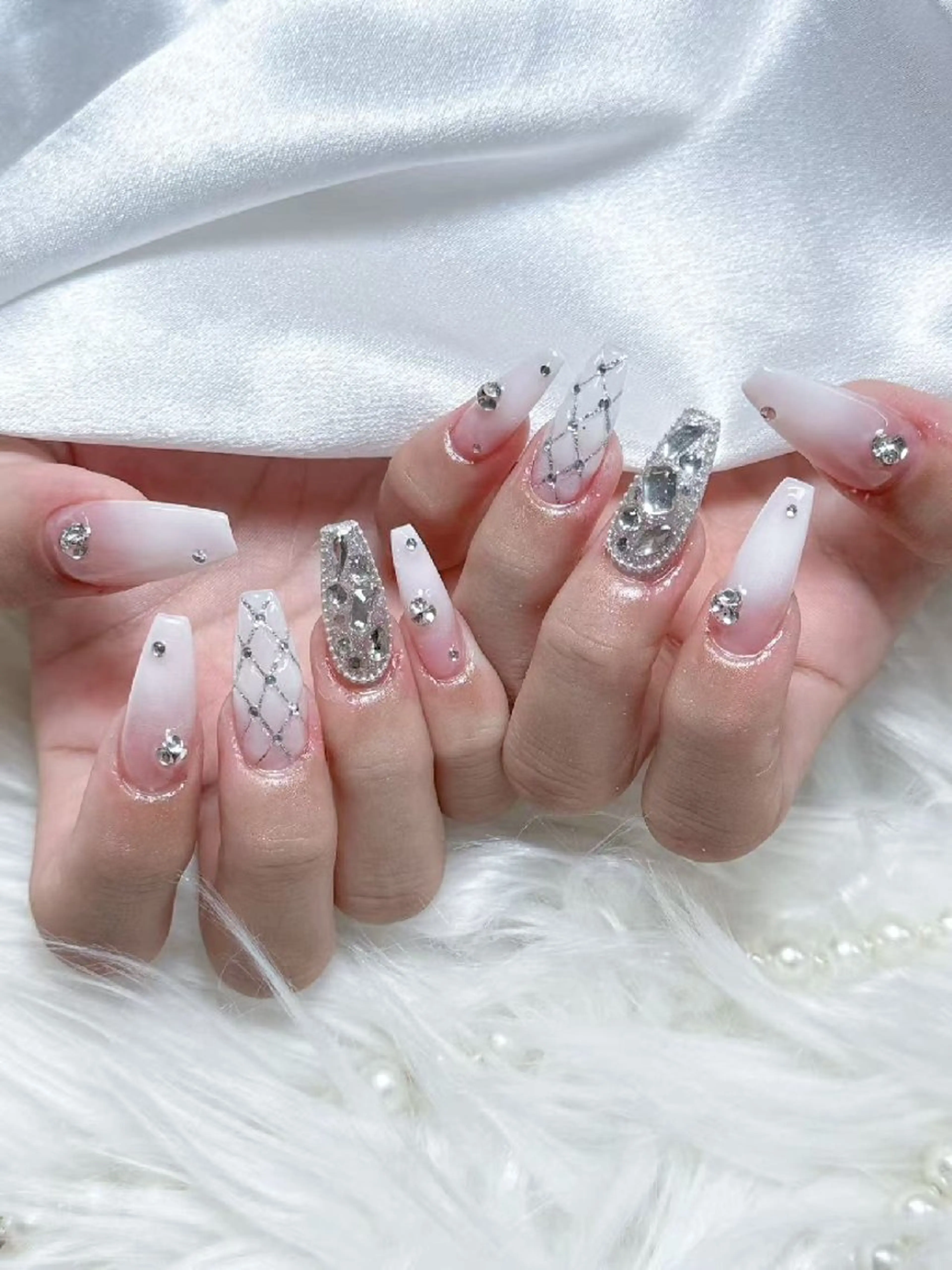 ネイル ENsalon AKIRAのネイルデザイン