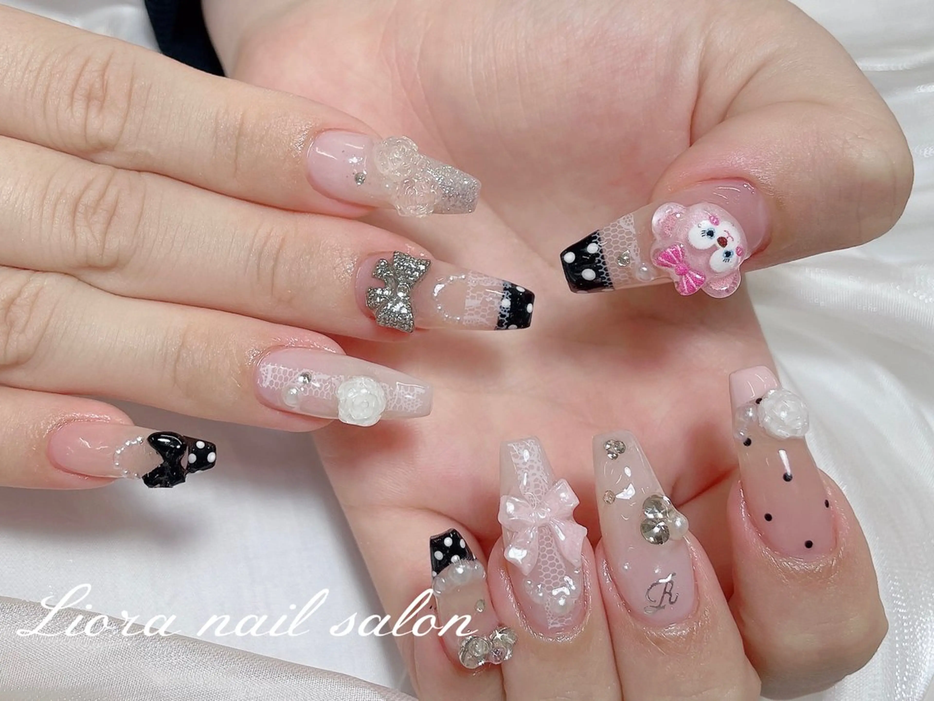 ネイル チークネイル フットネイル フレンチネイル ジェルネイル ガーリー ハンドネイル Liora ネイルサロン所属・Liora nail salonのネイルデザイン