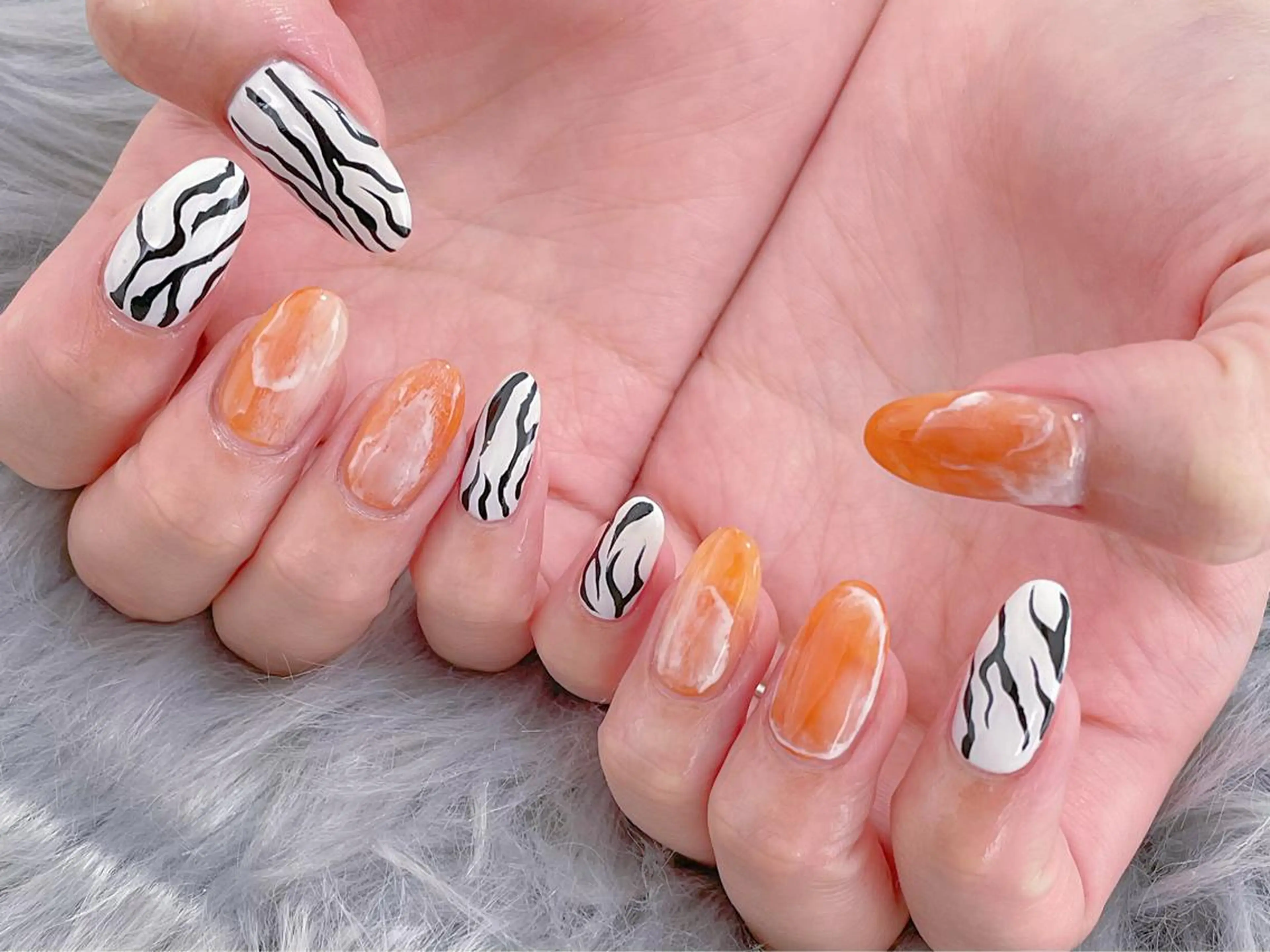 ネイル アニマル柄 アートネイル フラワーネイル ミラーネイル ニュアンスネイル Nina's nailのネイルデザイン