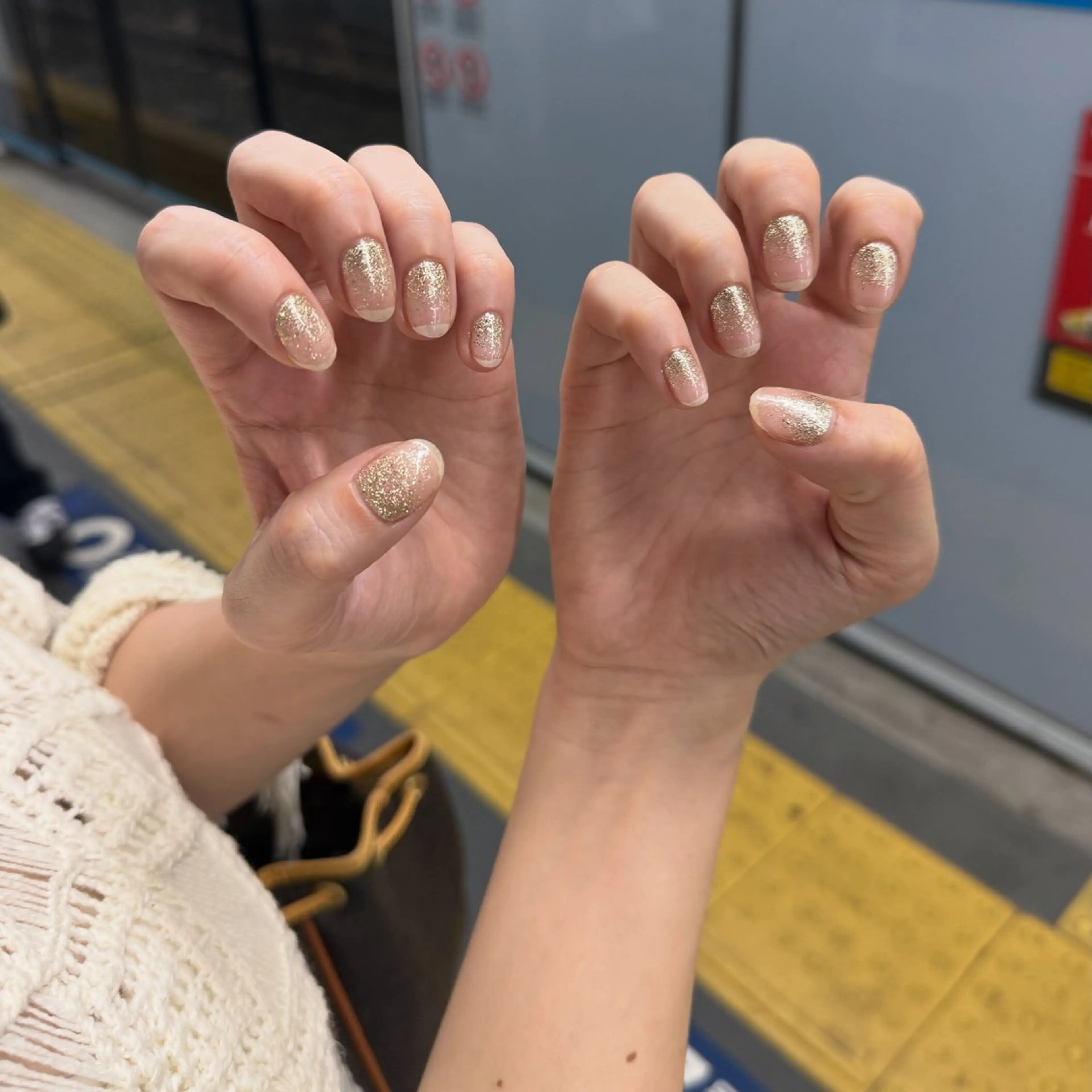 ネイル グラデーション ラメ(グリッター) ラメグラデーション ハンドネイル 上原 小夏のネイルデザイン