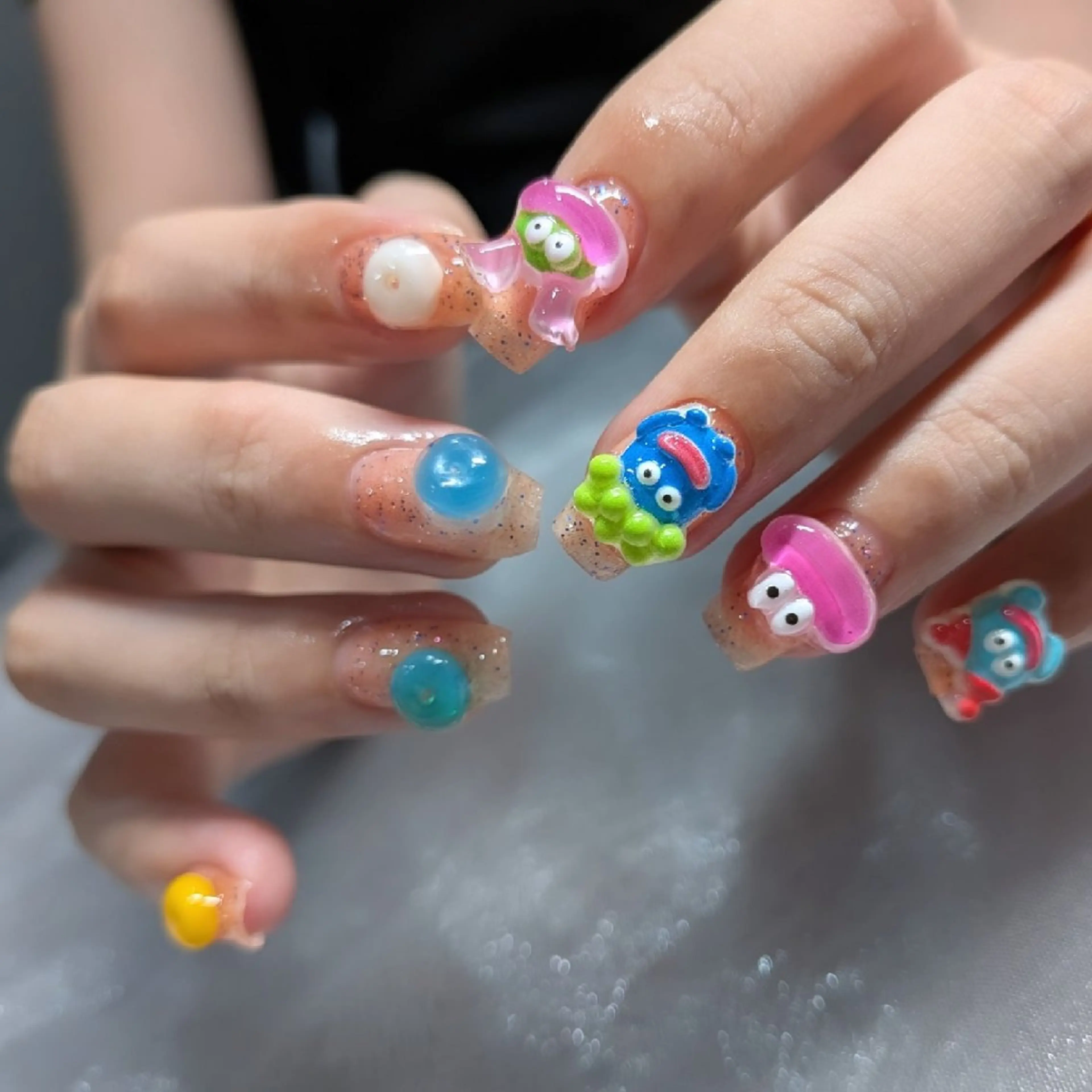 ミディアム ハンドネイル salon  Liange所属・La maharo YUのネイルデザイン