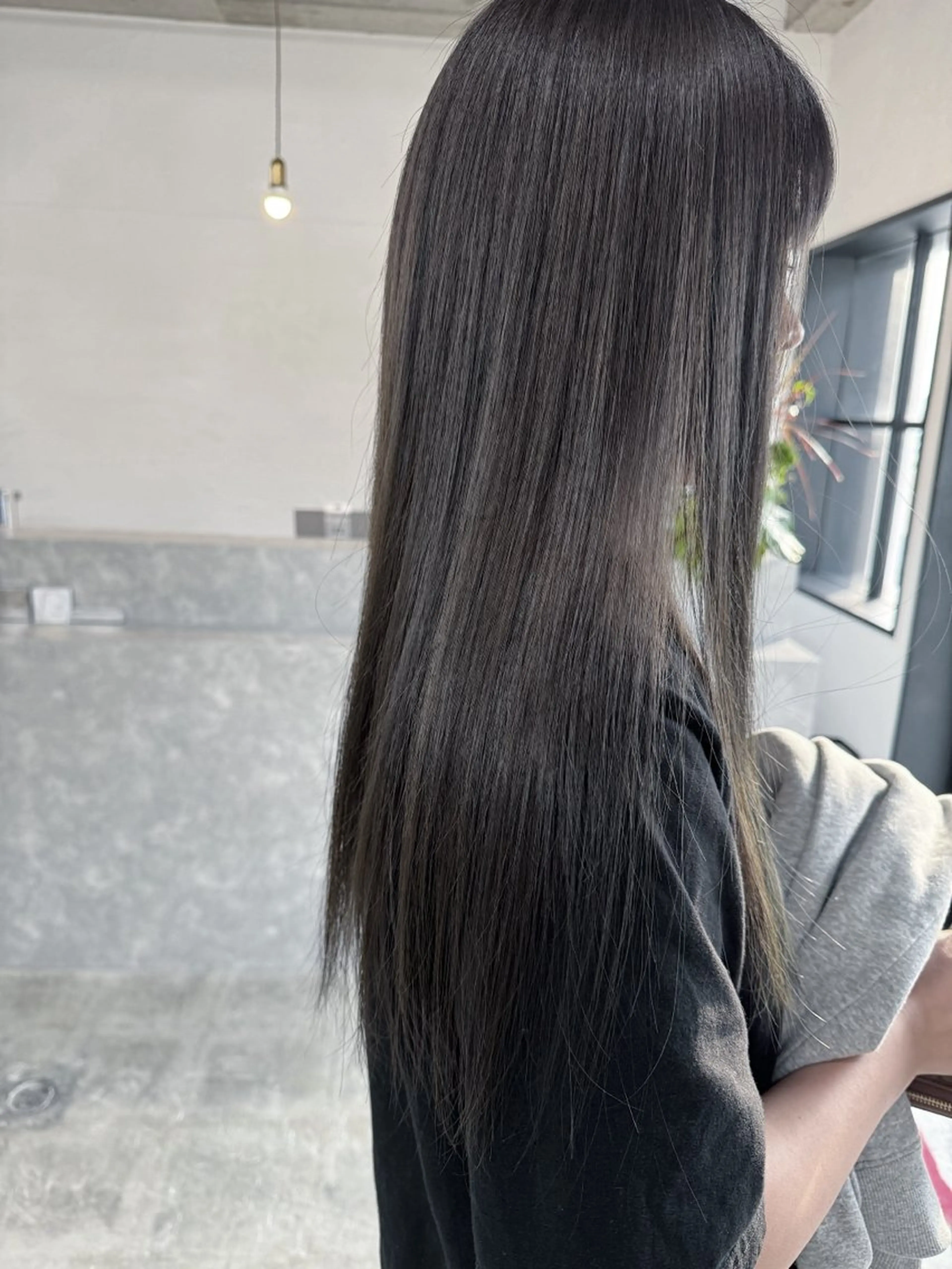 セミロング ヘアカラー トリートメント 艶カラー🫧 MOMOYOのヘアスタイル