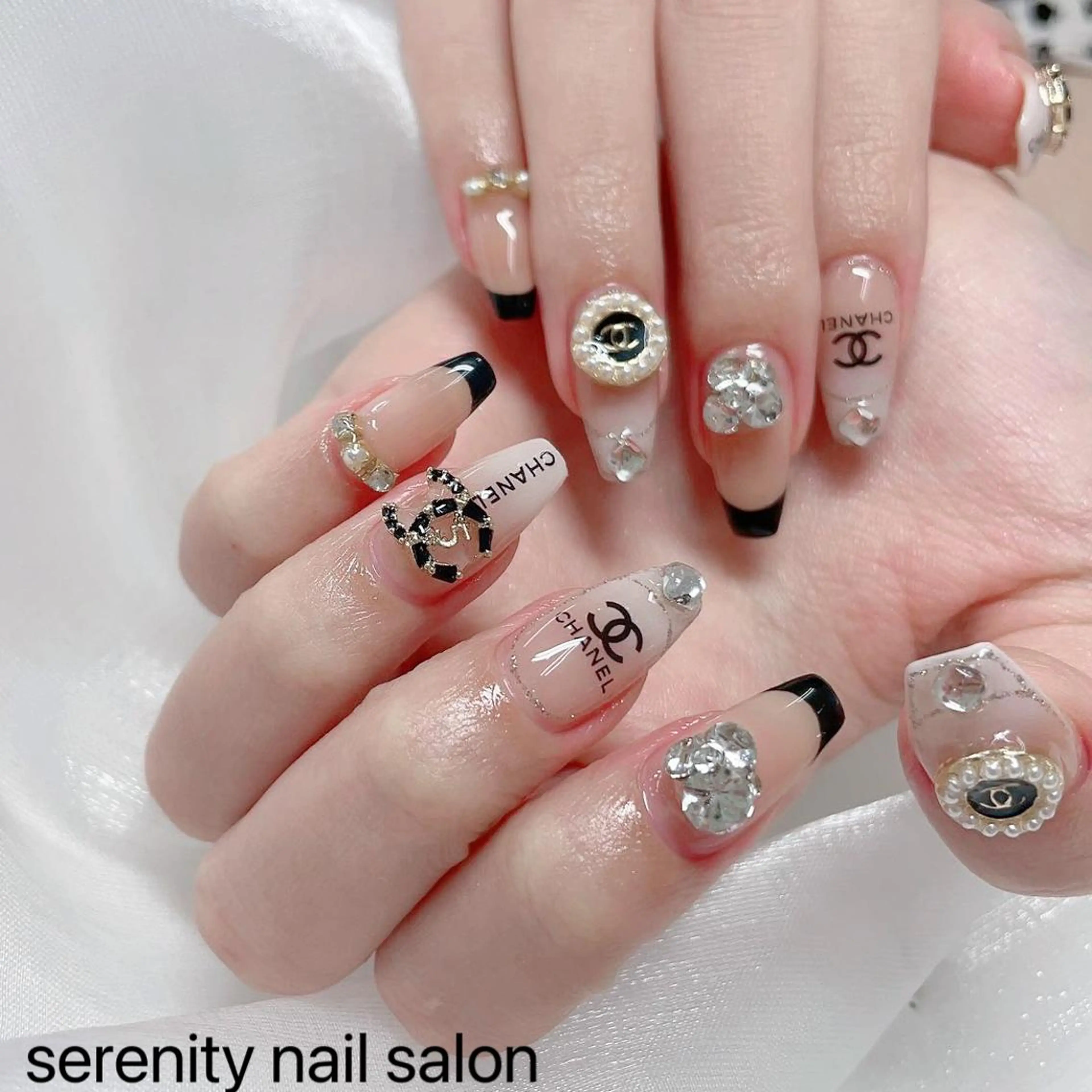 ネイル ハンドネイル ハンドケア ✨Serenity ワンホンネイルのネイルデザイン