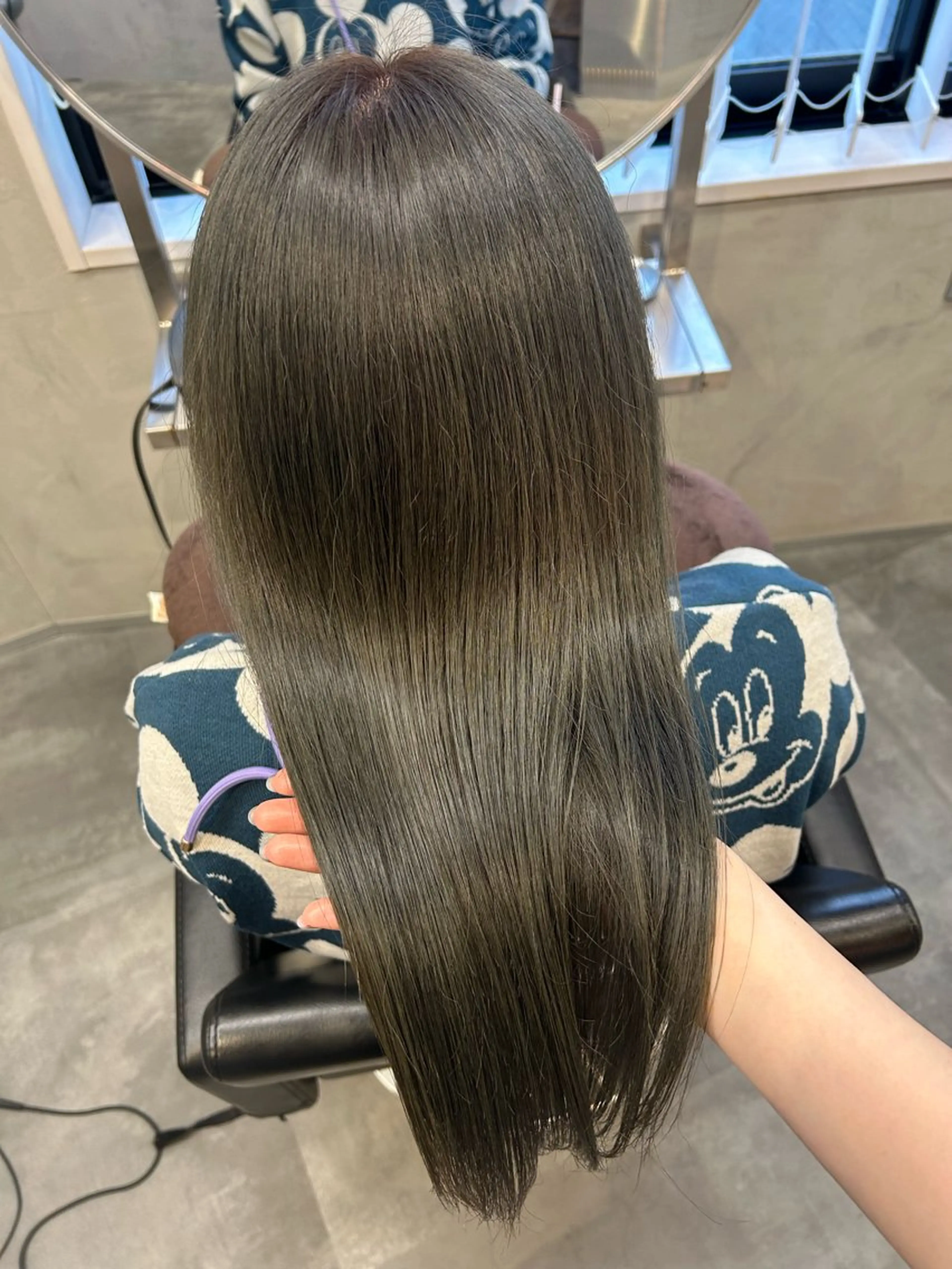 ロング カラー グレージュ オリーブグレージュ オリーブグレー ヘアカラー トリートメント Haru/THREE …by velvetのヘアスタイル