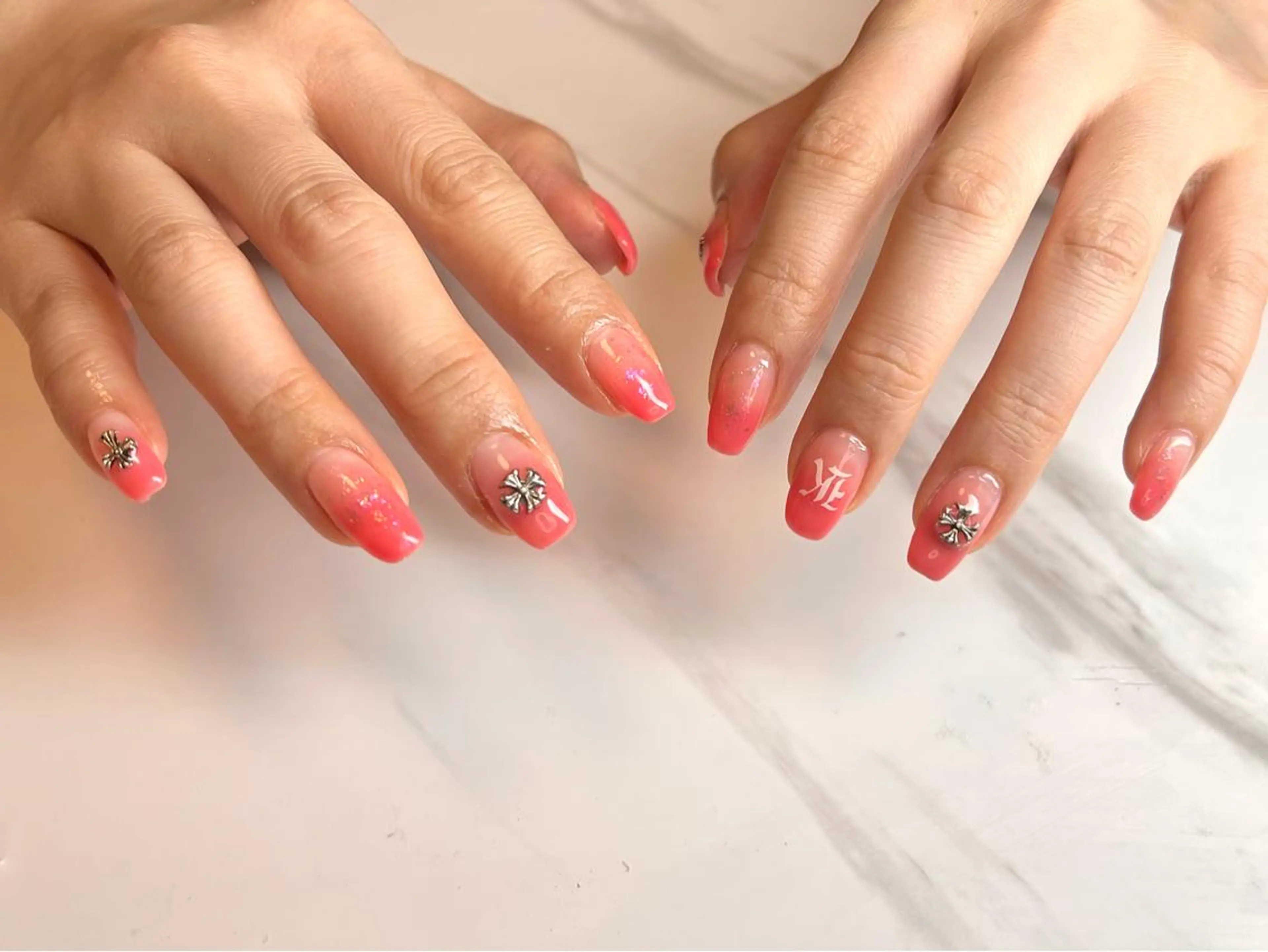 ロング ネイリスト シンのネイルデザイン