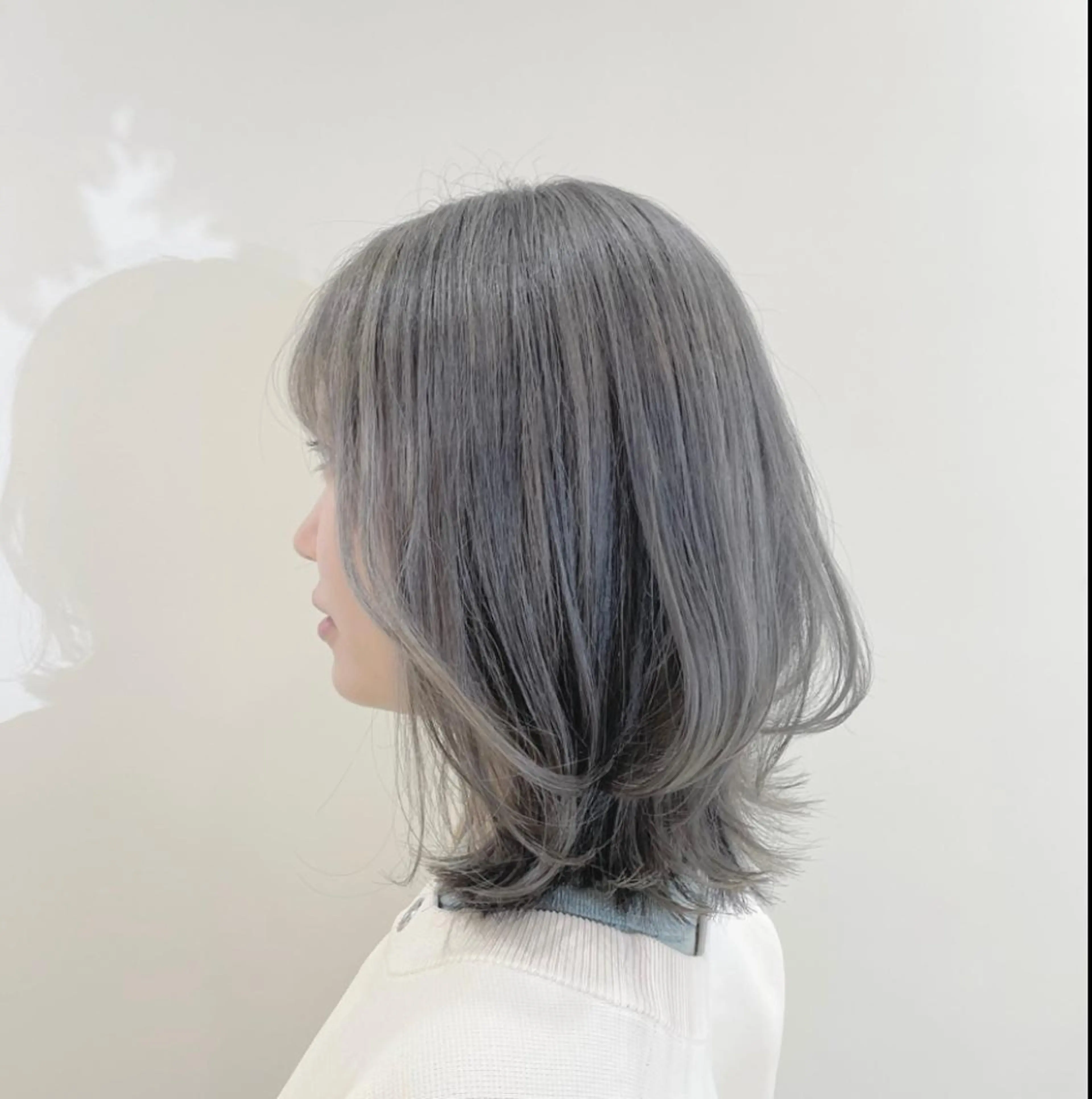 カラー 透明感カラー ハイトーンカラー 丸山 愛唯のヘアスタイル
