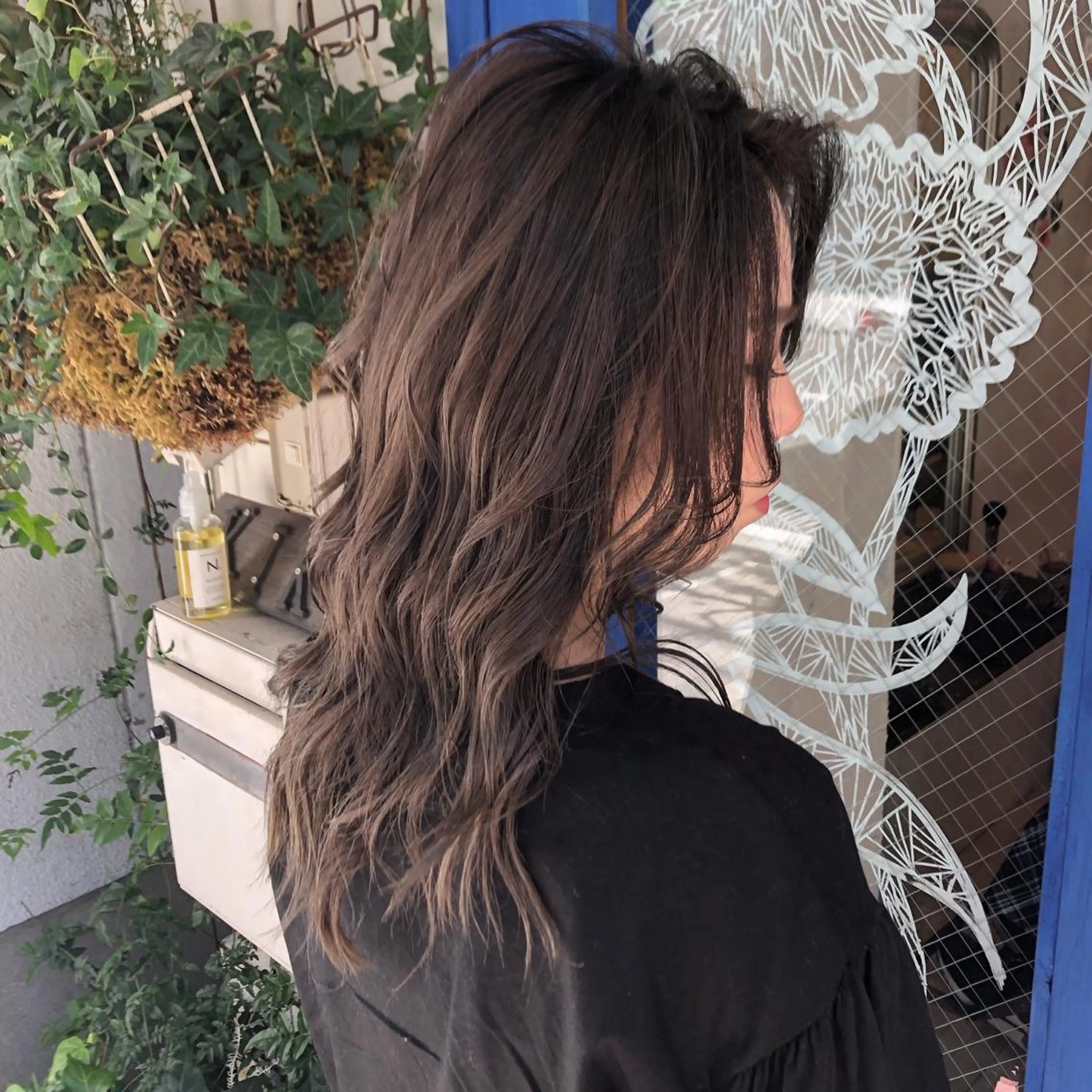 セミロング カラー ヘアアレンジ ブリーチ ケアブリーチ グレージュ モカグレージュ 髪の悩みを解決！ 那須達敦のヘアスタイル