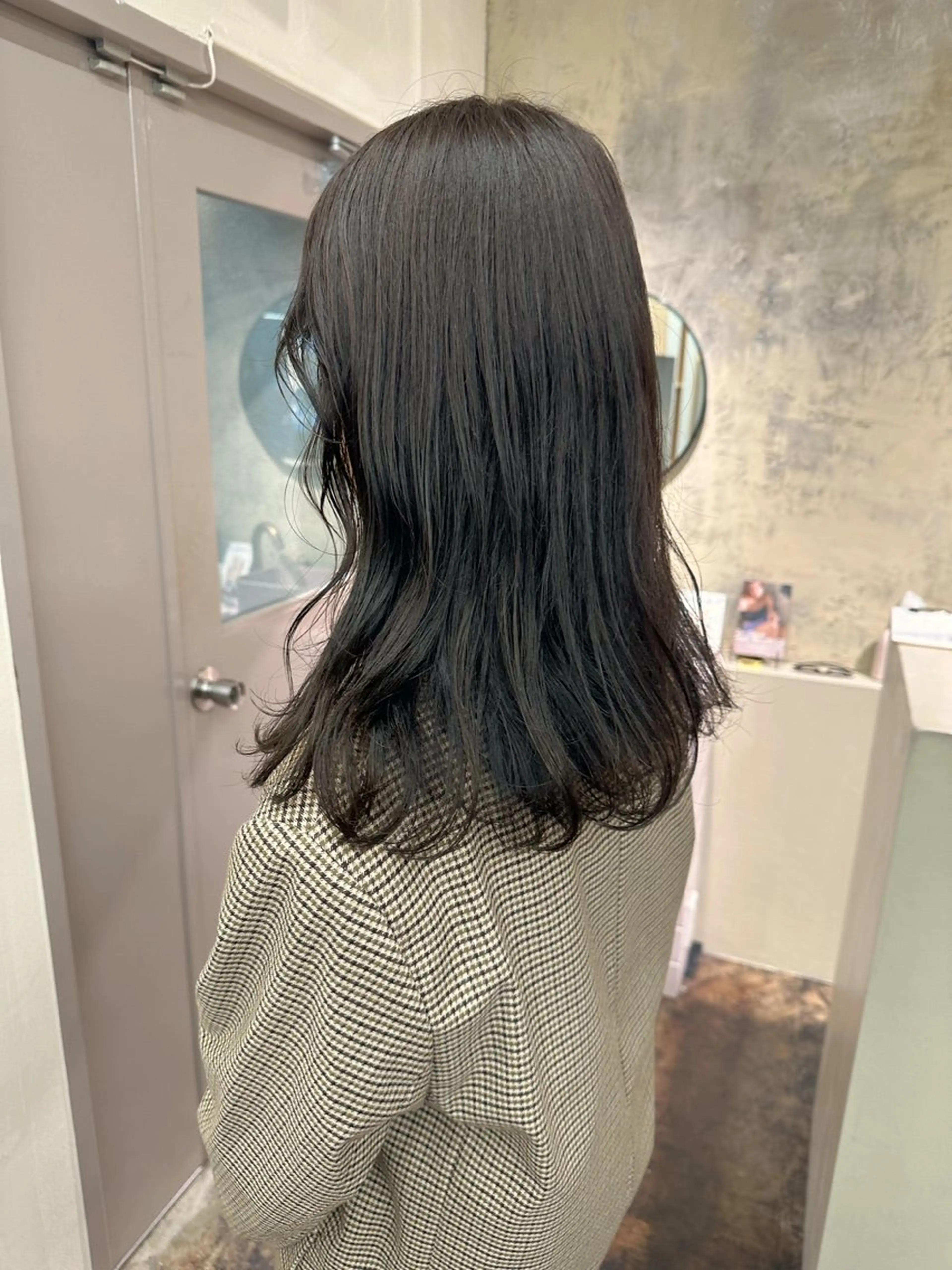 セミロング カラー ベージュカラー オリーブベージュ カット ヘアカラー yupi🐈‍⬛ ベージュ/レイヤーのヘアスタイル