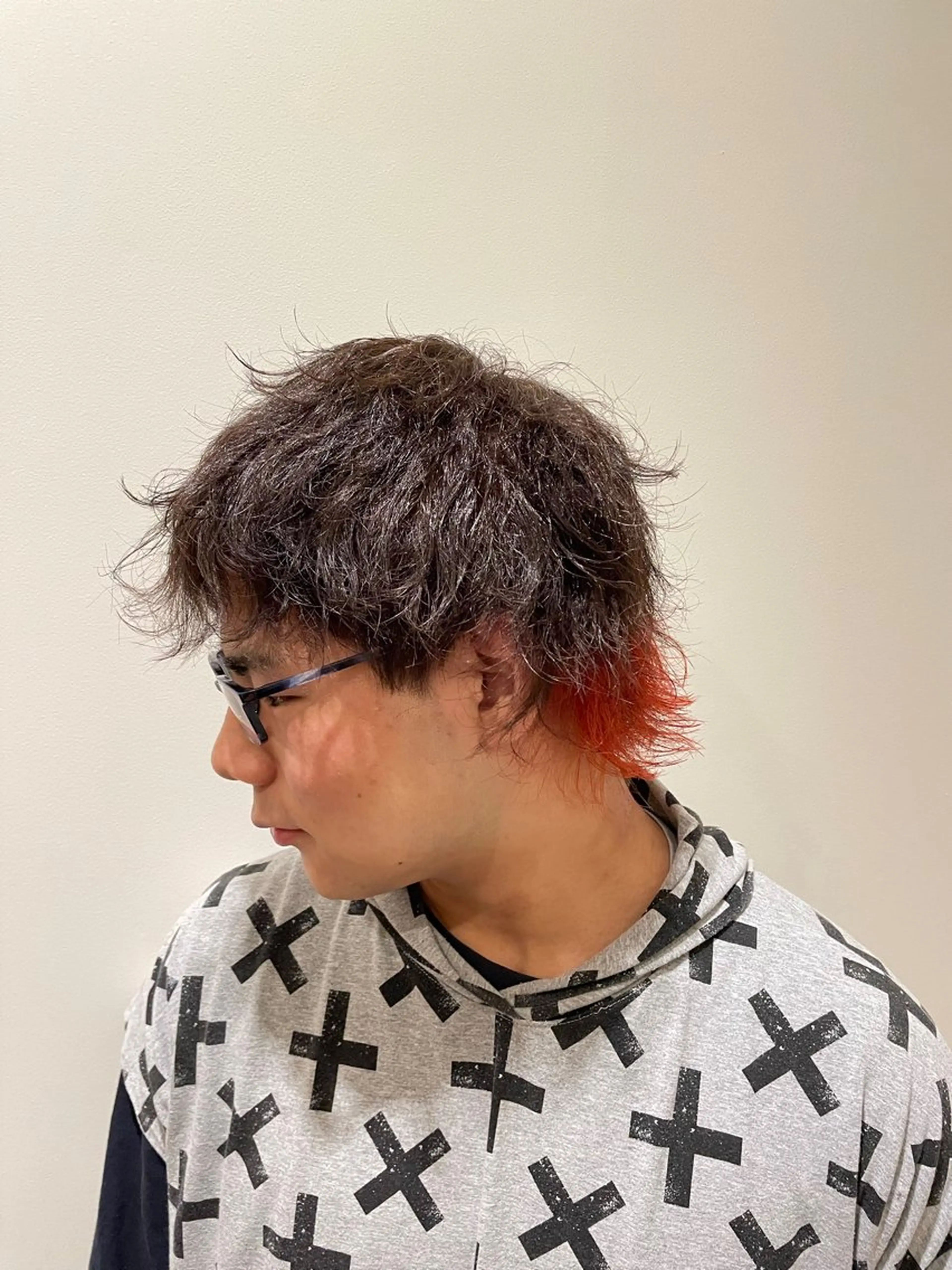 ショート カラー インナーカラー ウルフカット 黒田 菜結のヘアスタイル
