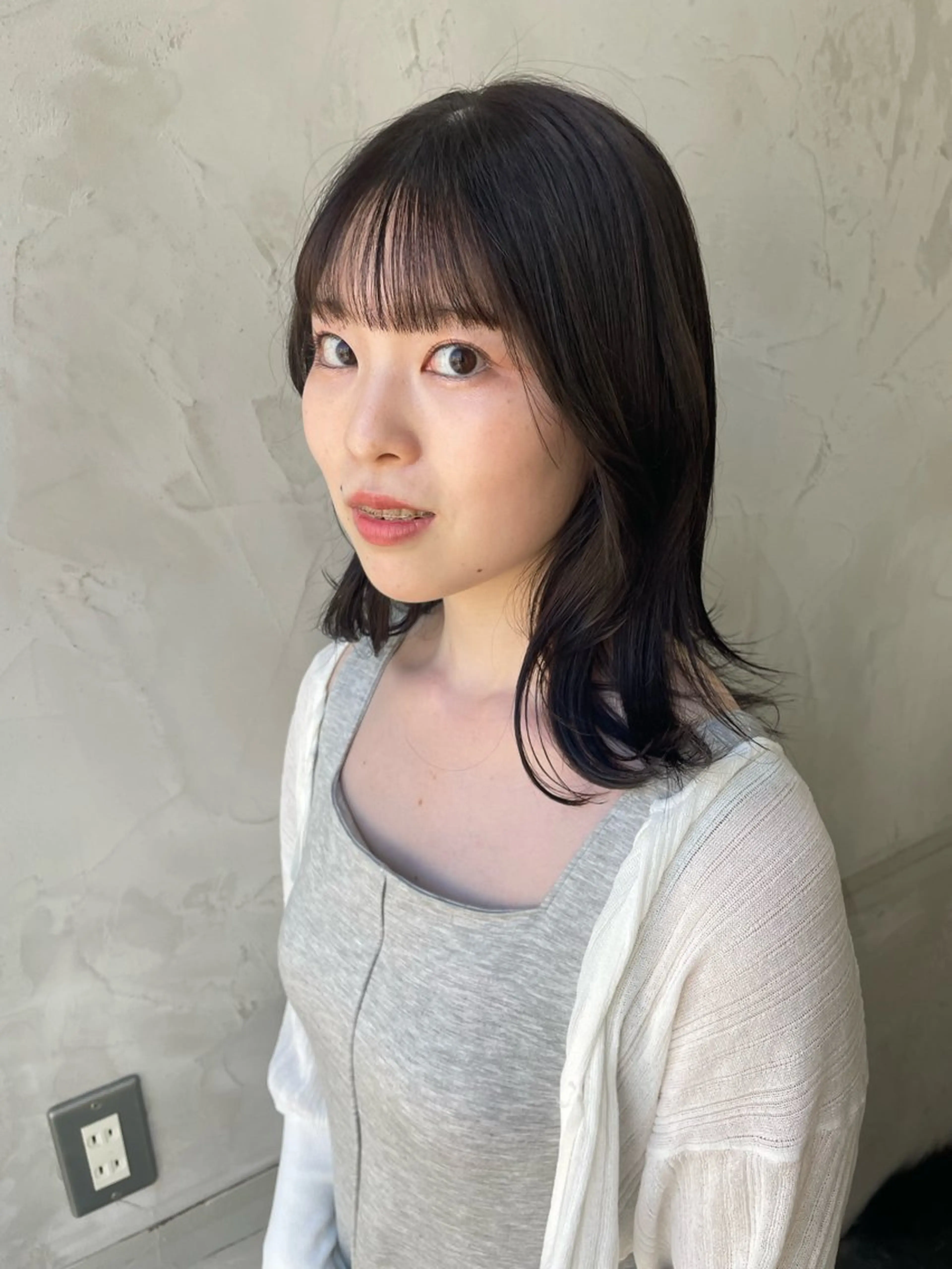 ミディアム カラー 顔周りカット fudge所属・MaisonHALU 松浦光咲のヘアスタイル