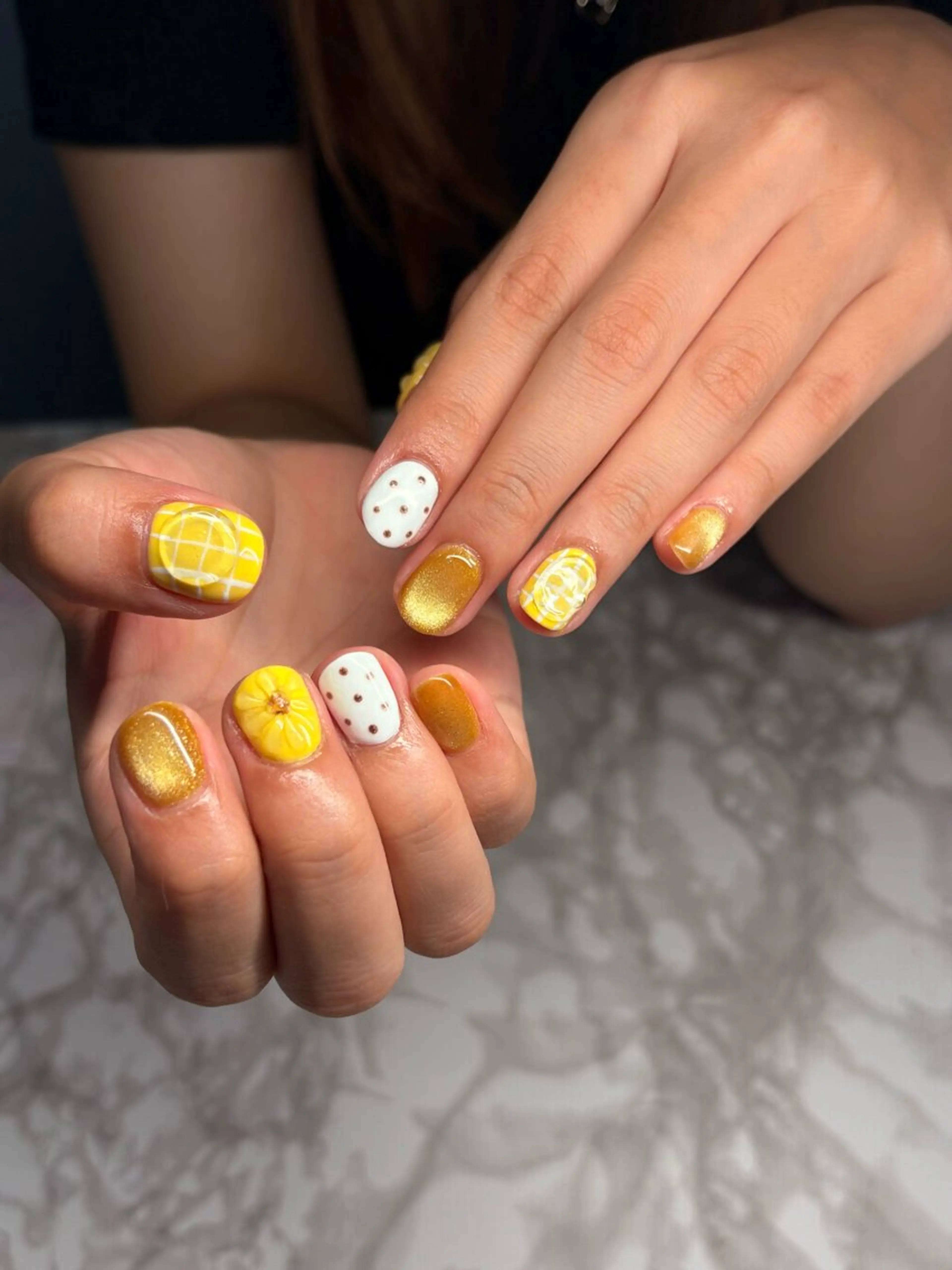 ネイル アートネイル フラワーネイル 黄色 ハンドネイル nail_Milly所属・nail_ Millyのネイルデザイン