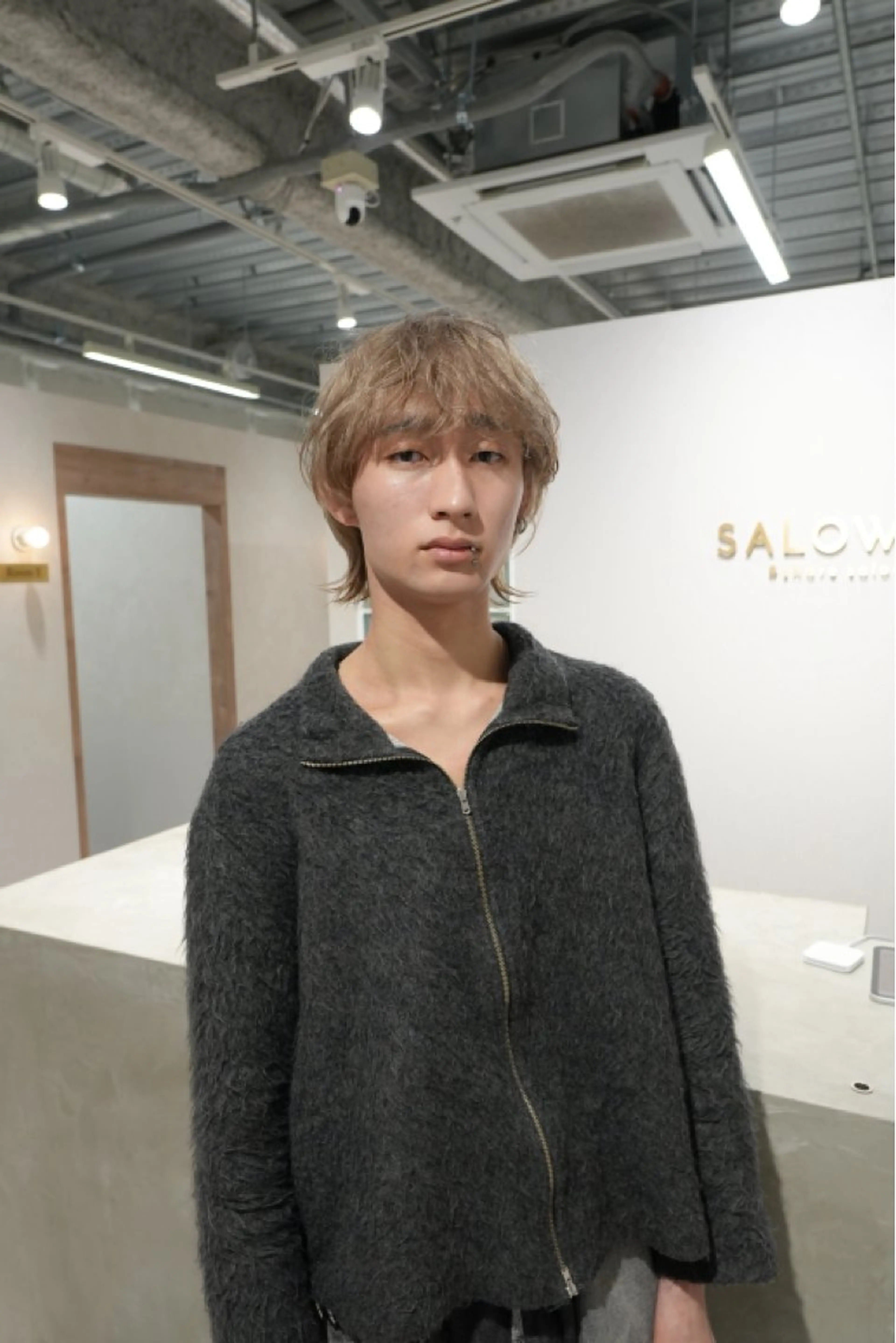 ショート カラー ベージュカラー ミルクティーベージュ カット ヘアカラー トリートメント 鈴木直之/ハイトーン /ボブ/メンズのヘアスタイル