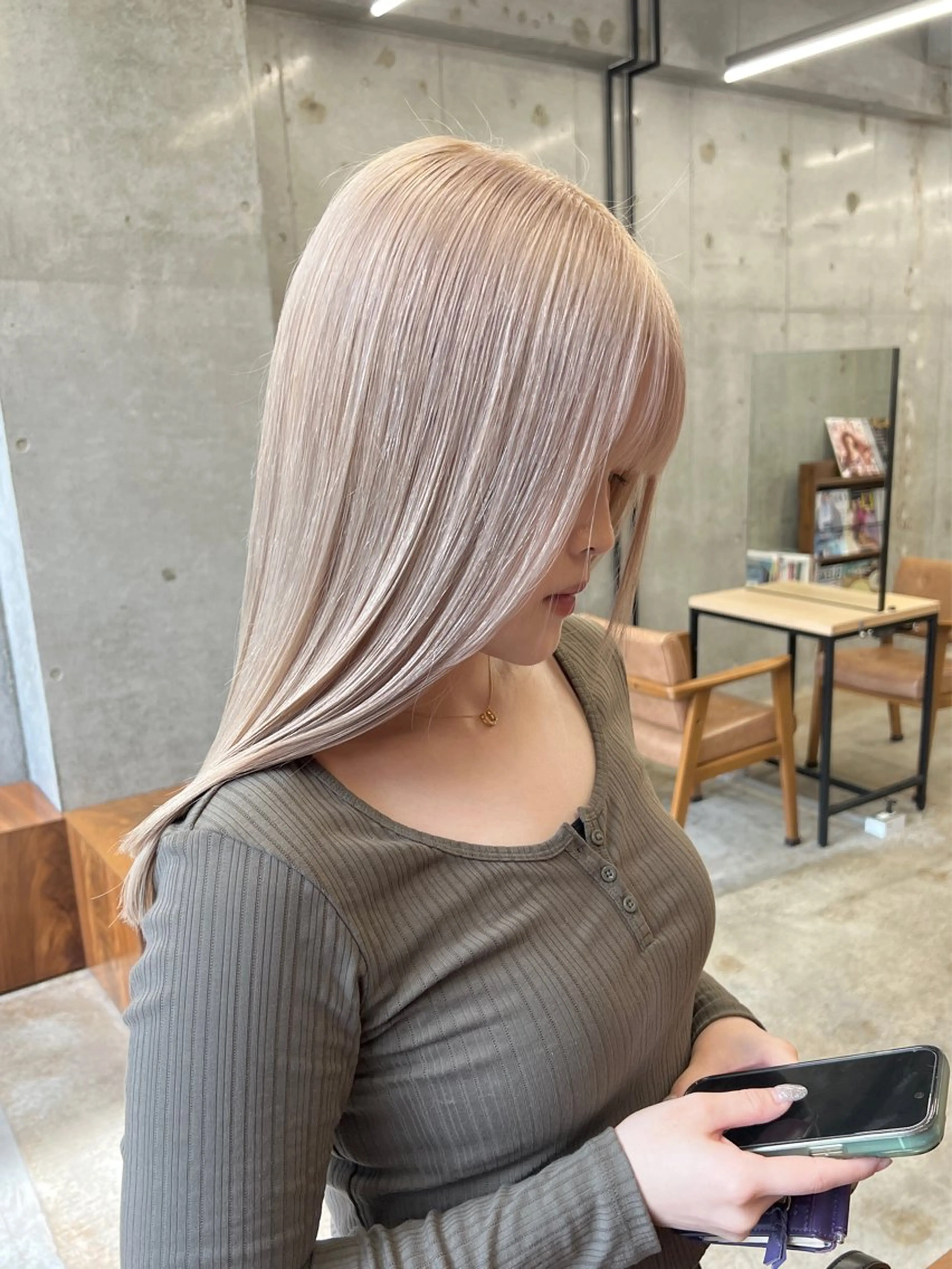 ロング カラー 🍂顔まわりカットと ミルクティー🍼翔太のヘアスタイル