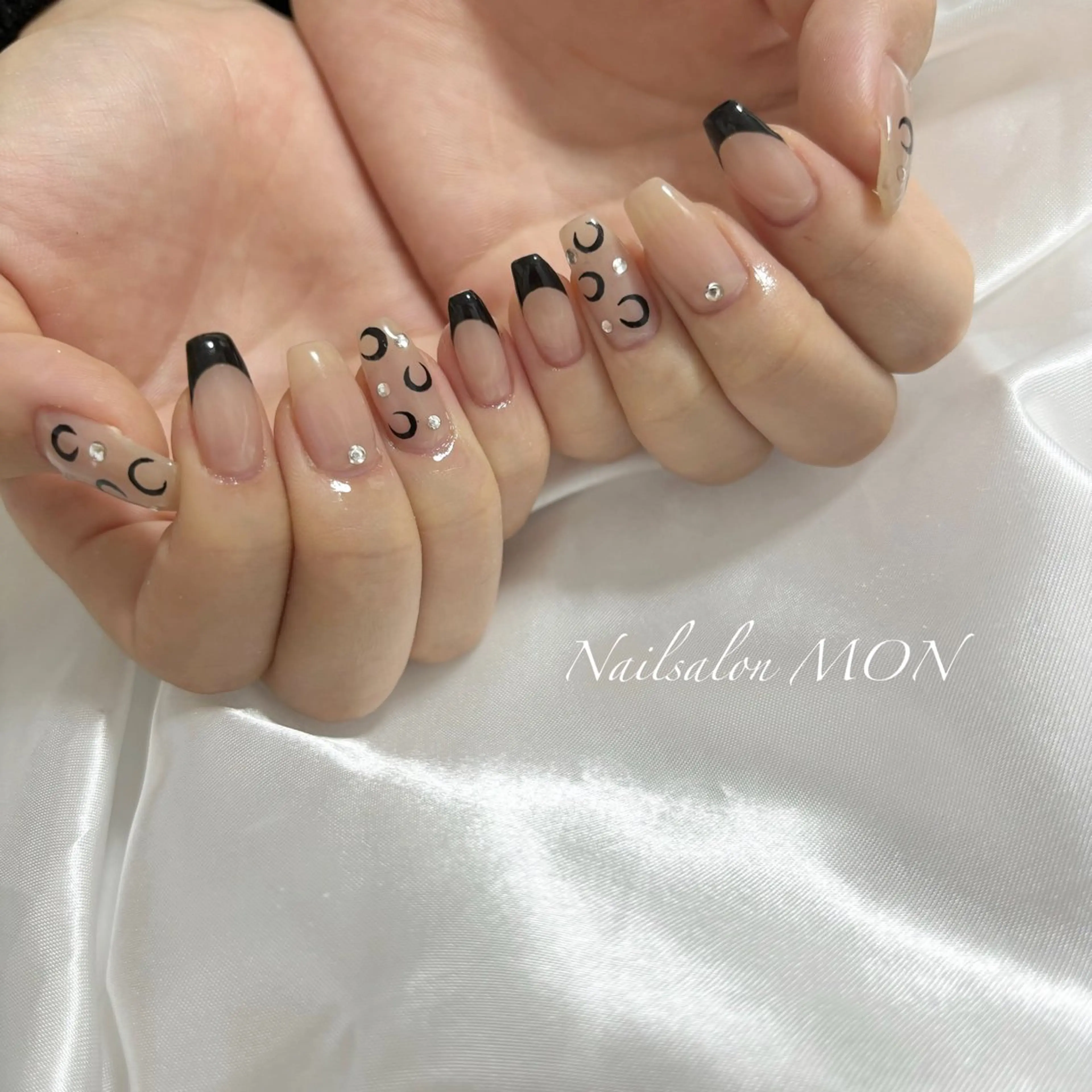 ネイル ストーンネイル ハンドネイル Nailsalon MONのネイルデザイン