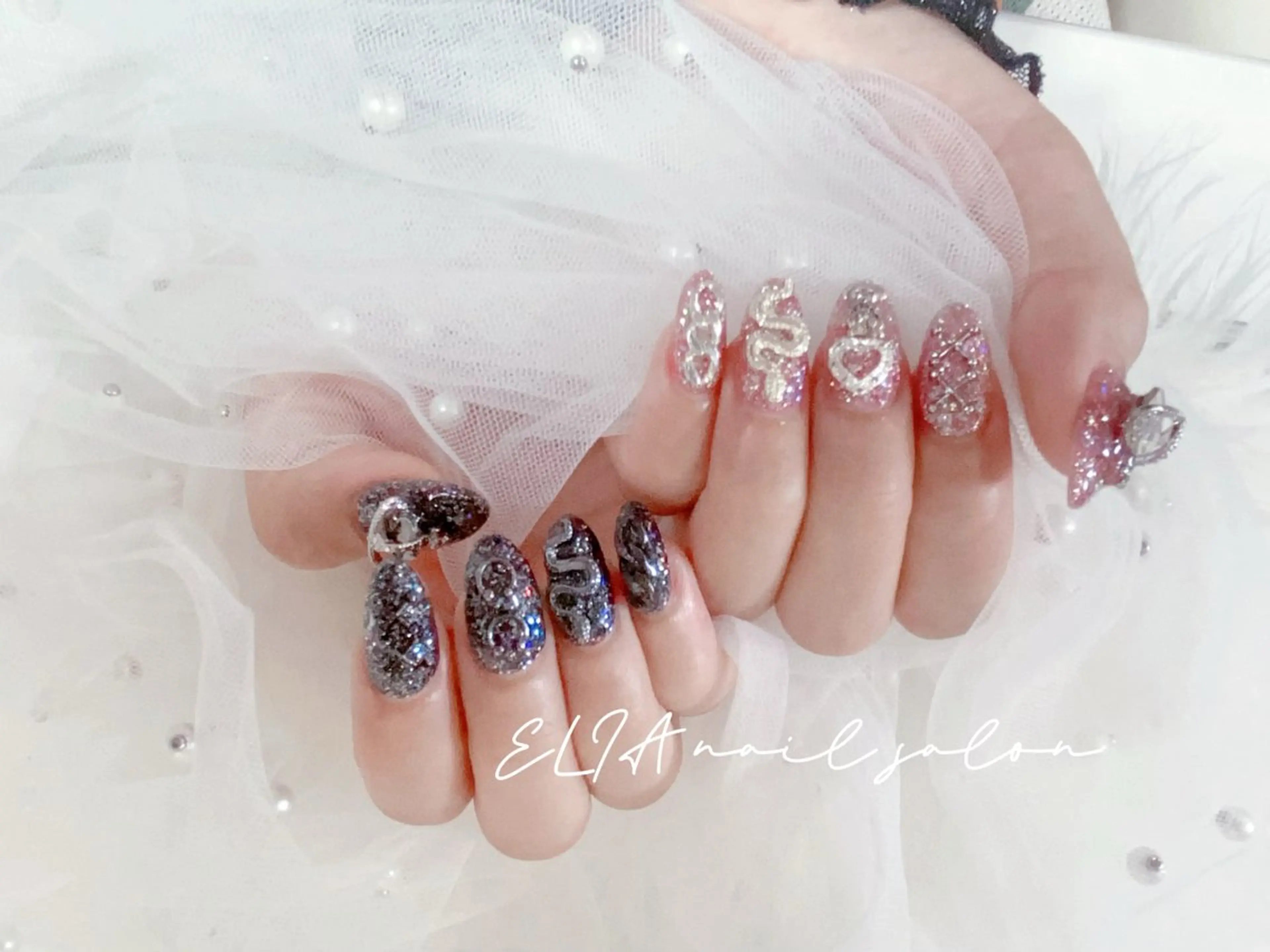 ネイル チークネイル 長さ出し グラデーション ラメ(グリッター) ラメグラデーション ハンドネイル ELIA【エリア】 nailsalonのネイルデザイン