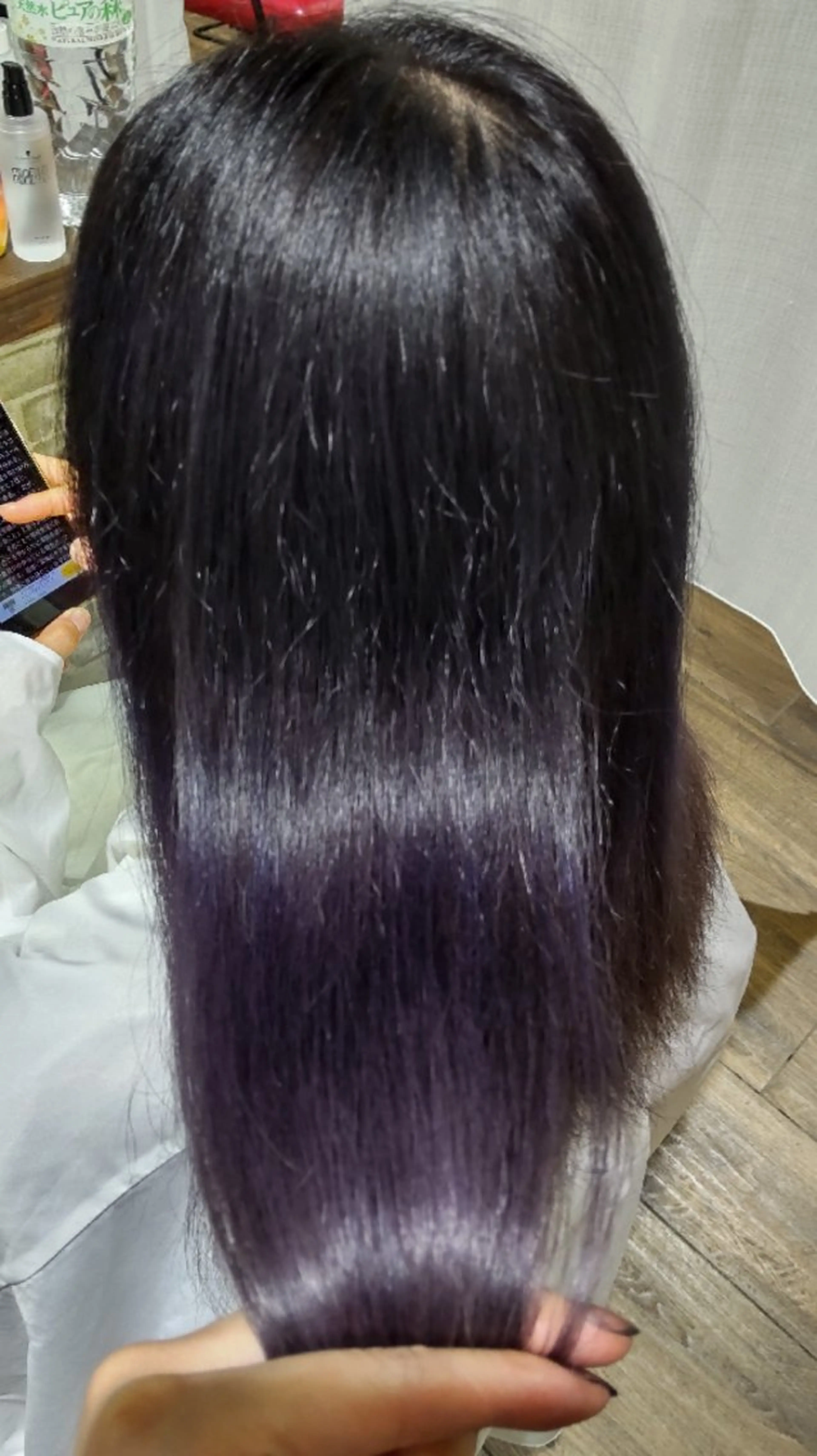 セミロング カラー 黒髪 グラデーションカラー パープルカラー もり はなののヘアスタイル