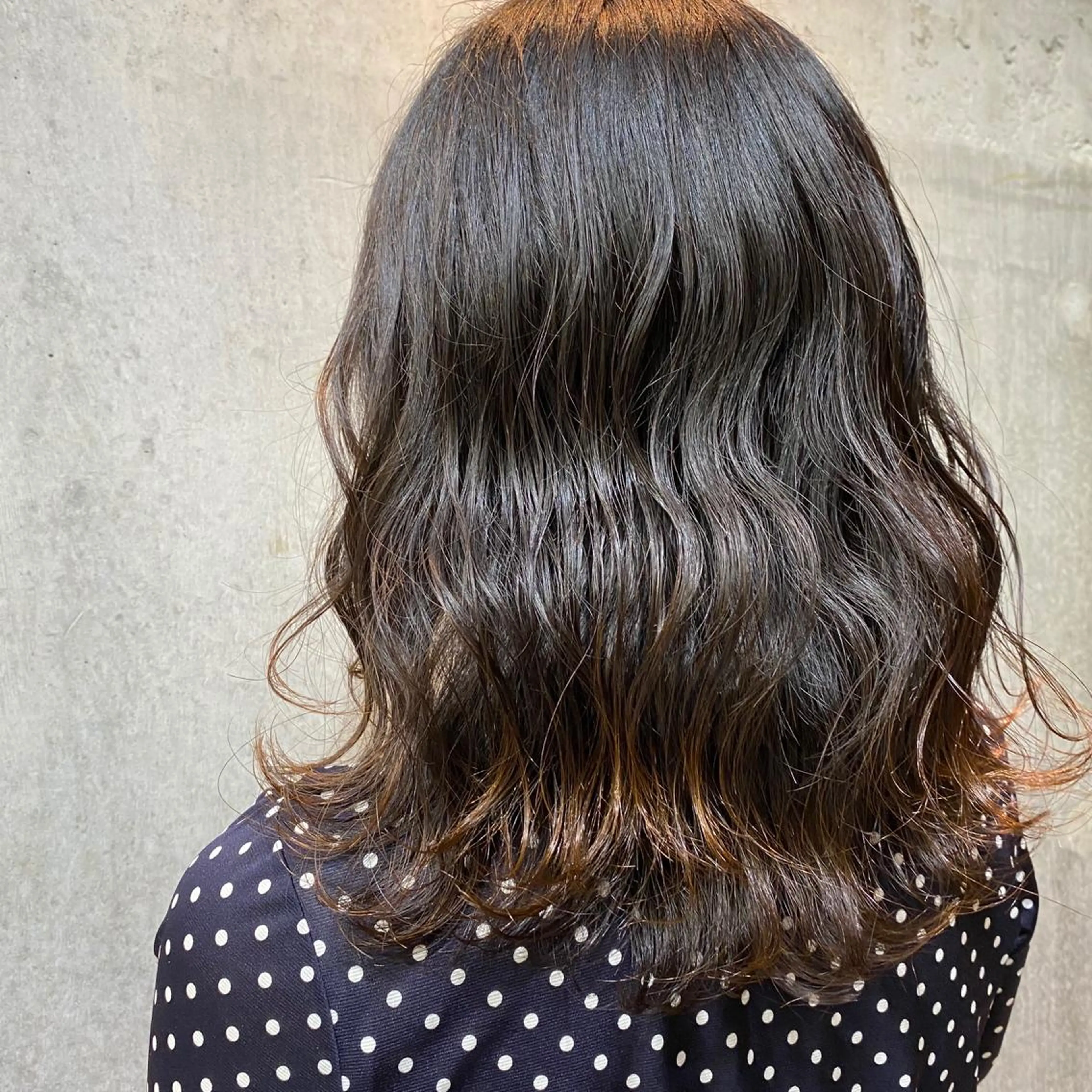 ミディアム mina .のヘアスタイル