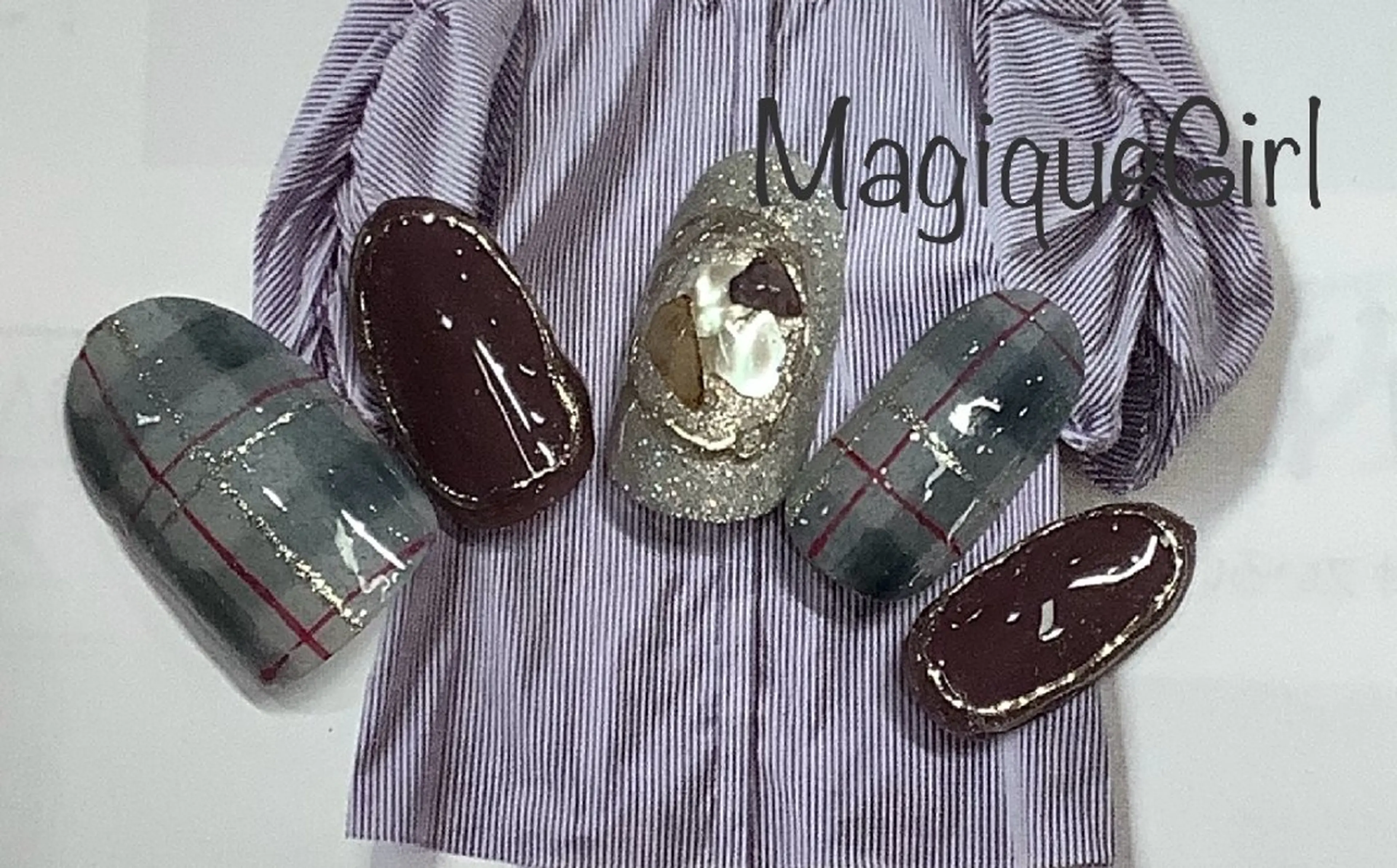 ネイル Magique Girlのネイルデザイン