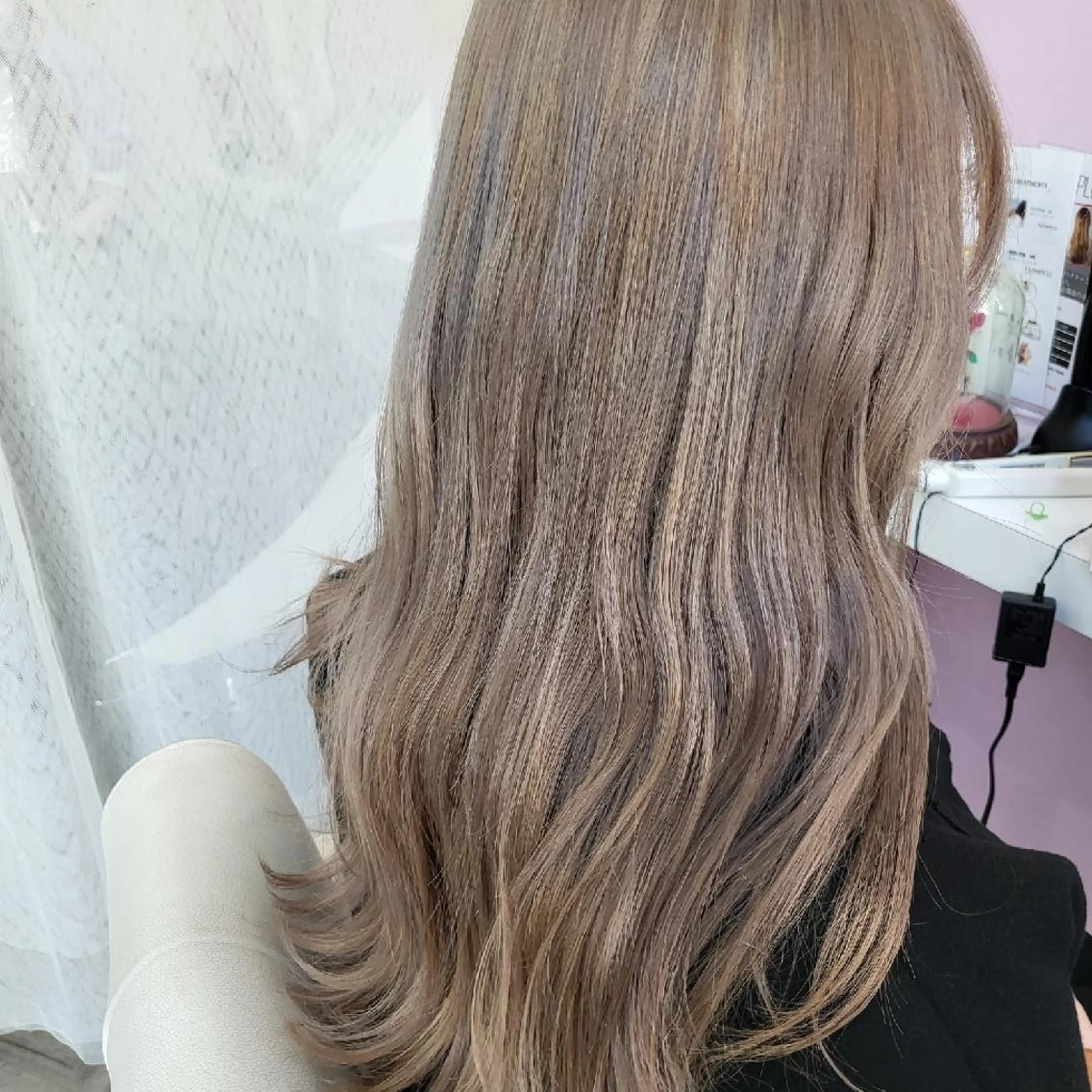 ロング ヘアアレンジ カラー ベージュカラー シルバー シルバーベージュ ナカシマ  アユミのヘアスタイル