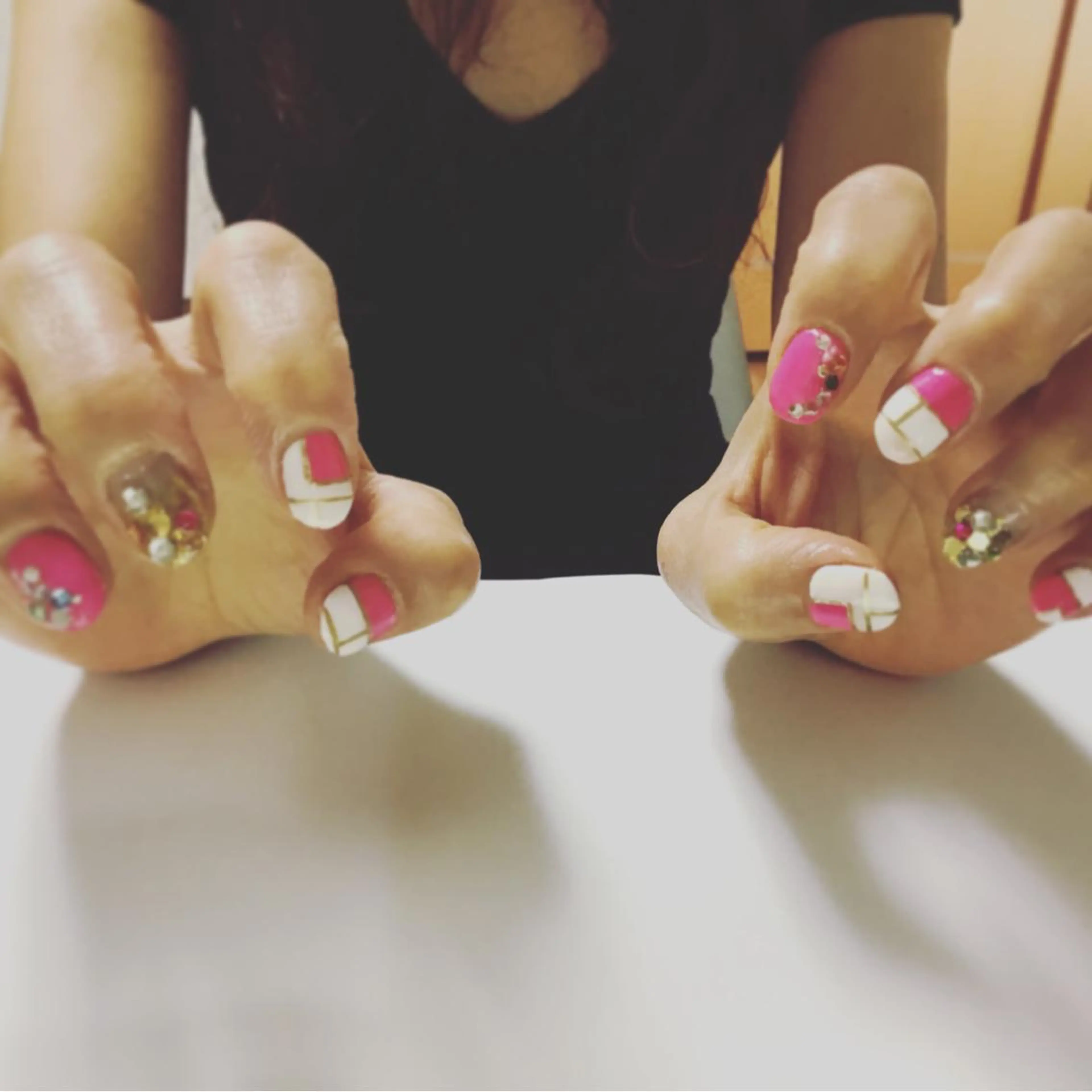 ネイル ピンク ストーンネイル gui amichantoco所属・gui amichanのネイルデザイン