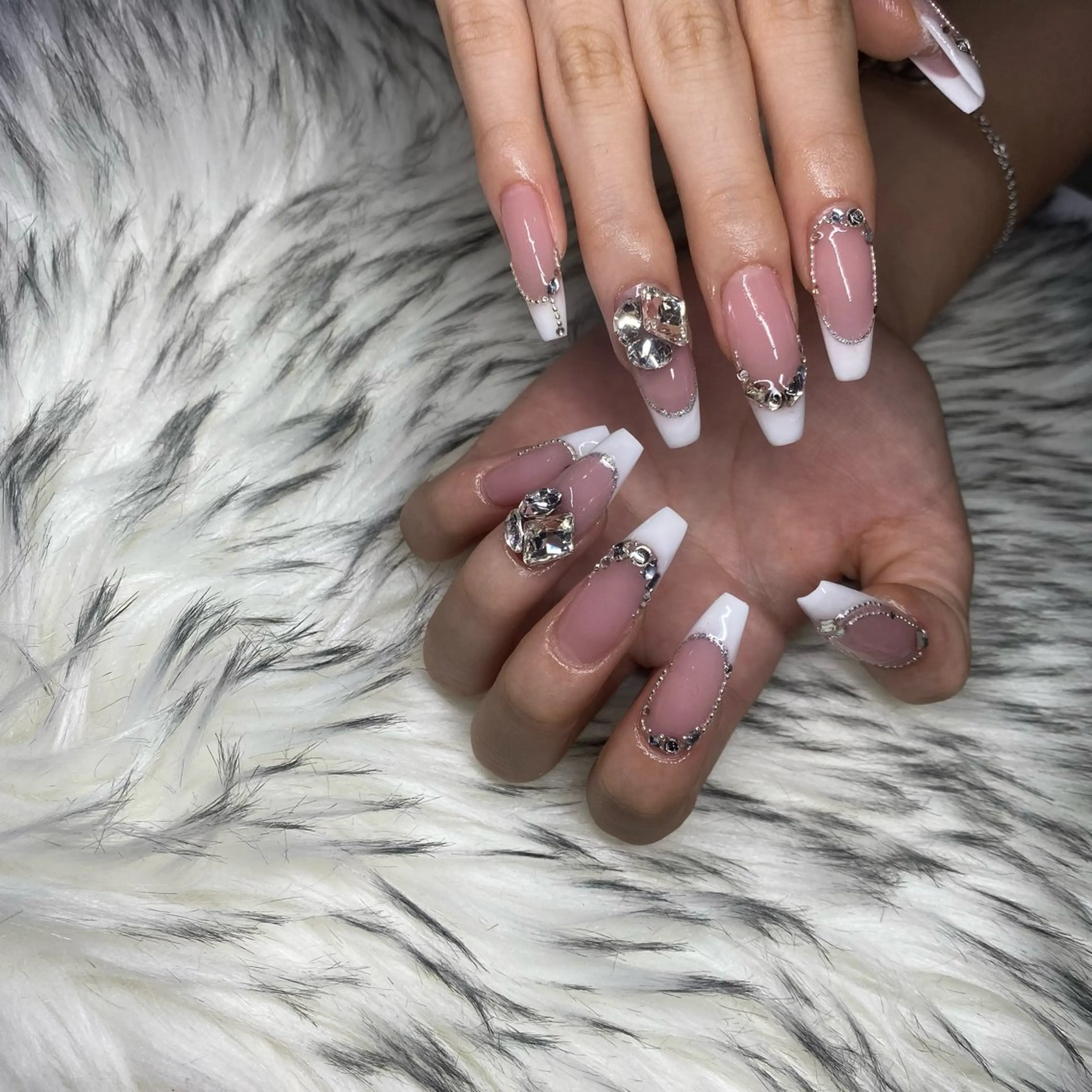 ネイル ハンドネイル la vie  Luire所属・la vie Luire ｱｽｶのネイルデザイン