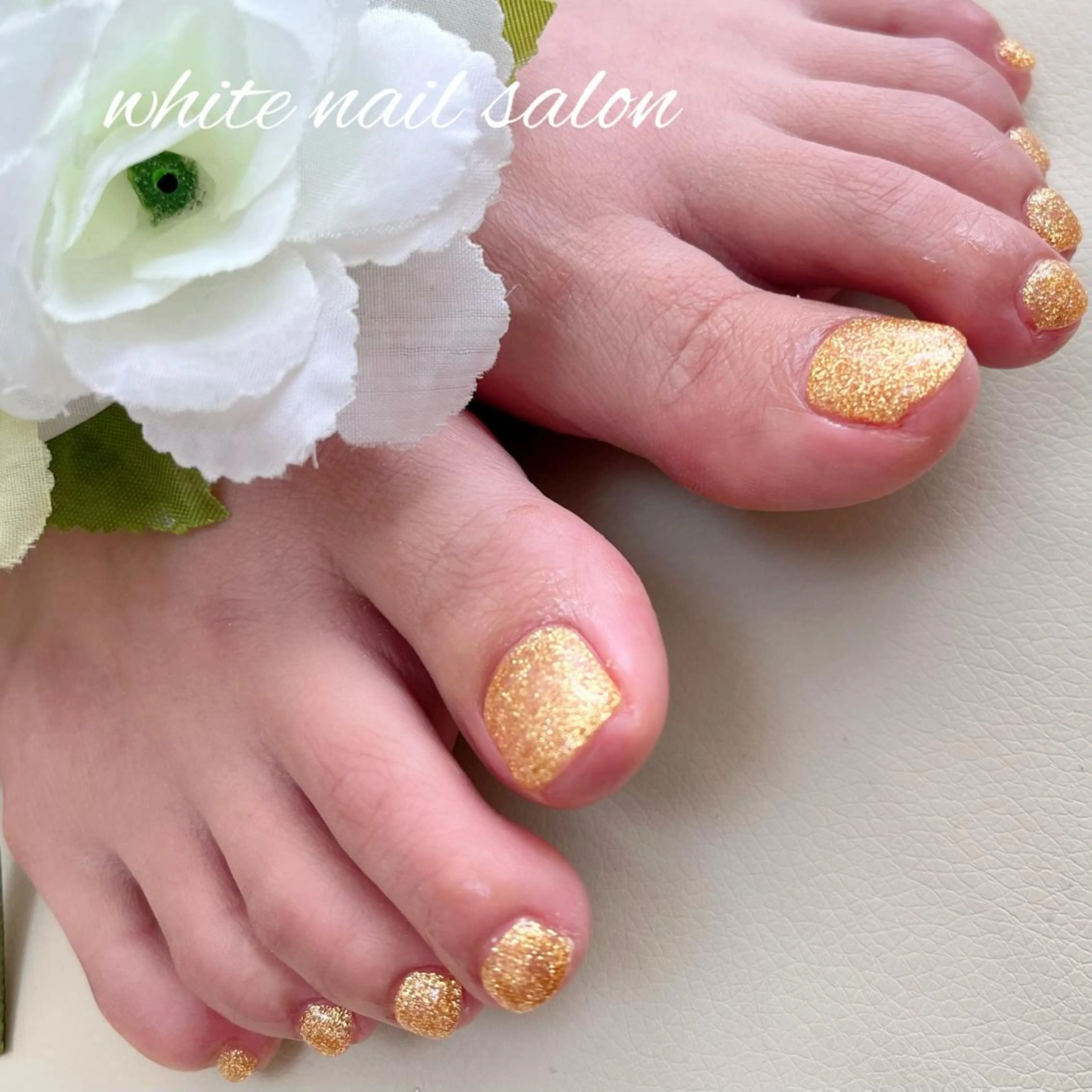 ネイル フットネイル ジェルネイル ハードジェル ラメ(グリッター) 持ち込み フットネイル white nail salonのネイルデザイン