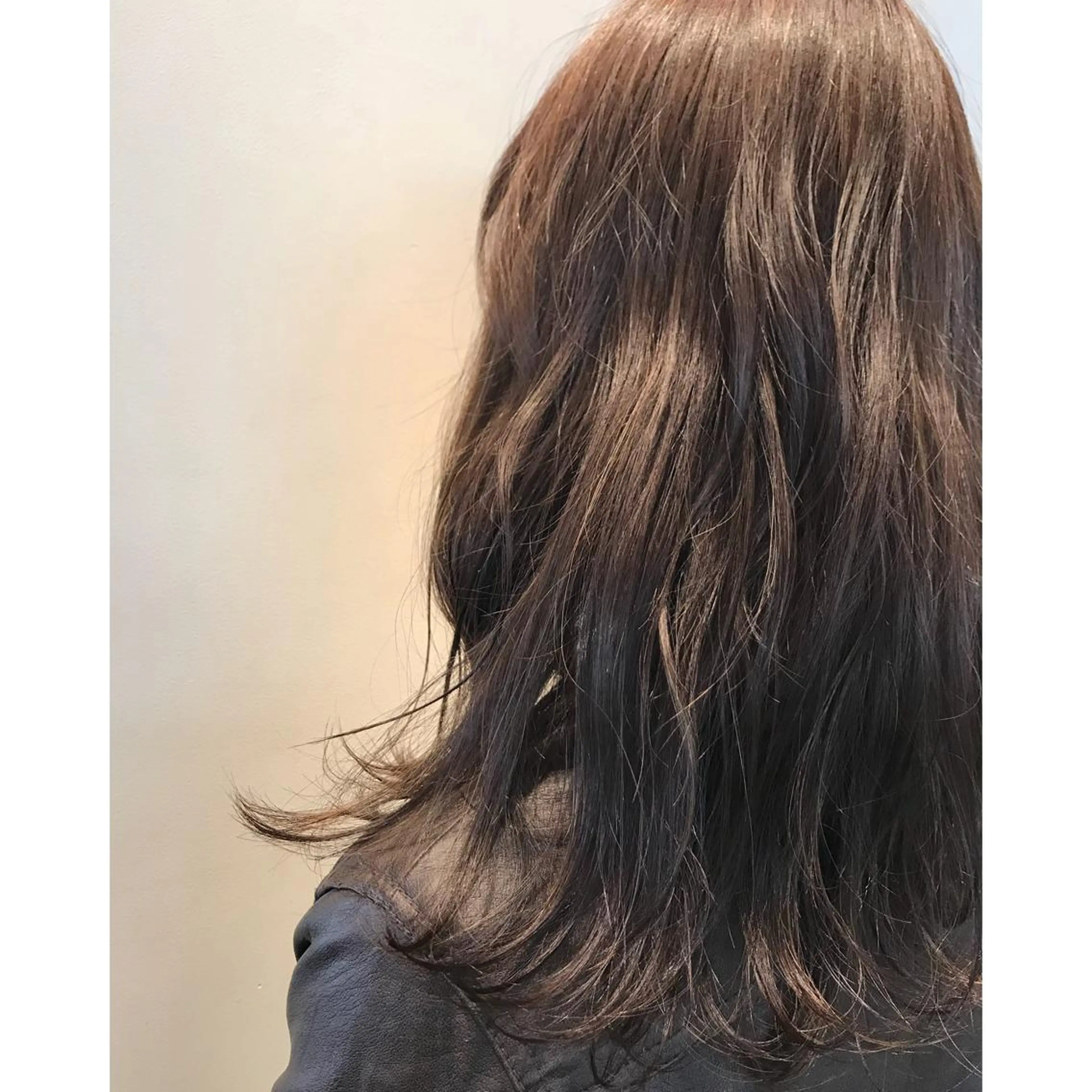 ロング カラー アディクシーカラー ブリーチ ハイライトカラー ハイライト 坂西 春果のマツエク・マツパデザイン