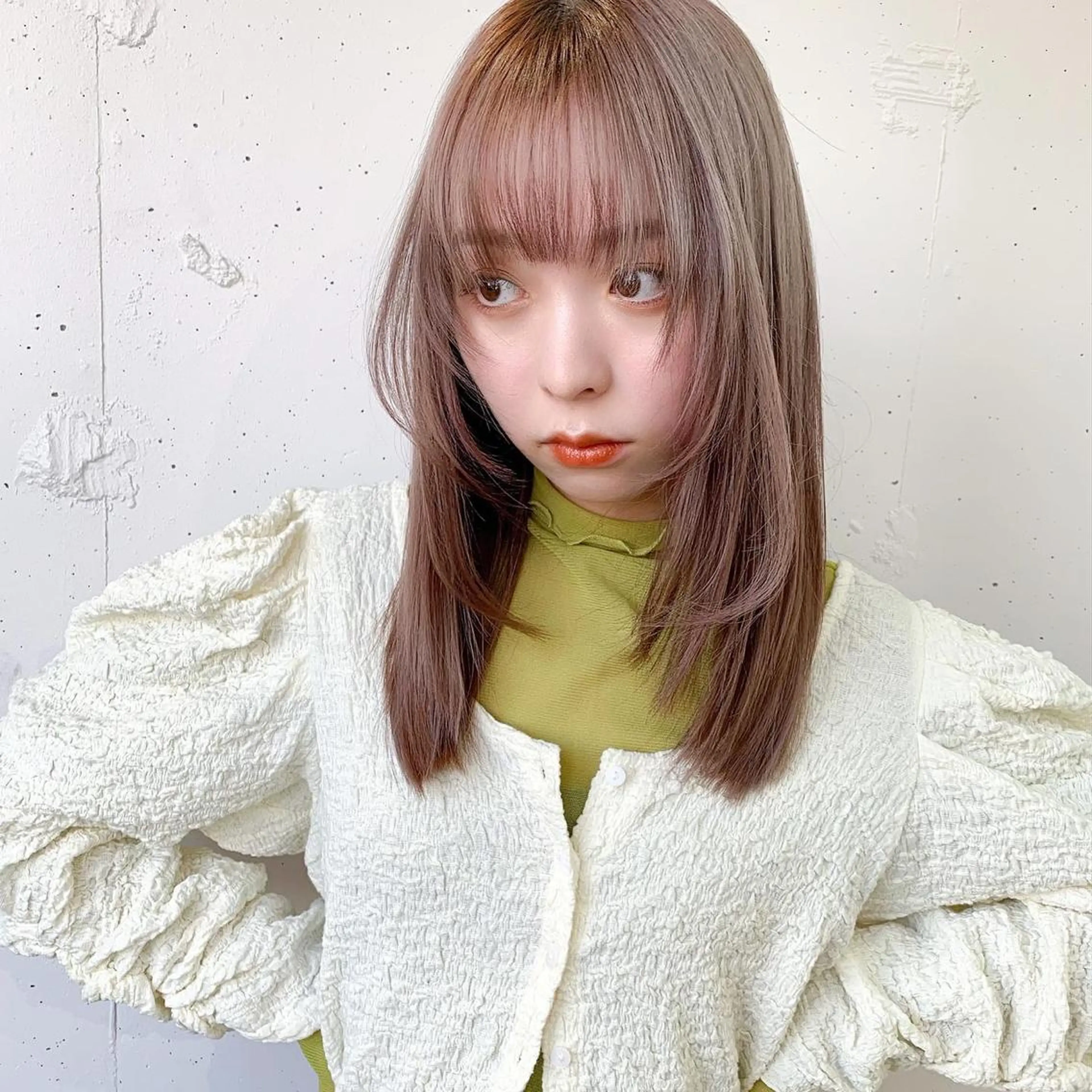 セミロング カラー raika .のヘアスタイル