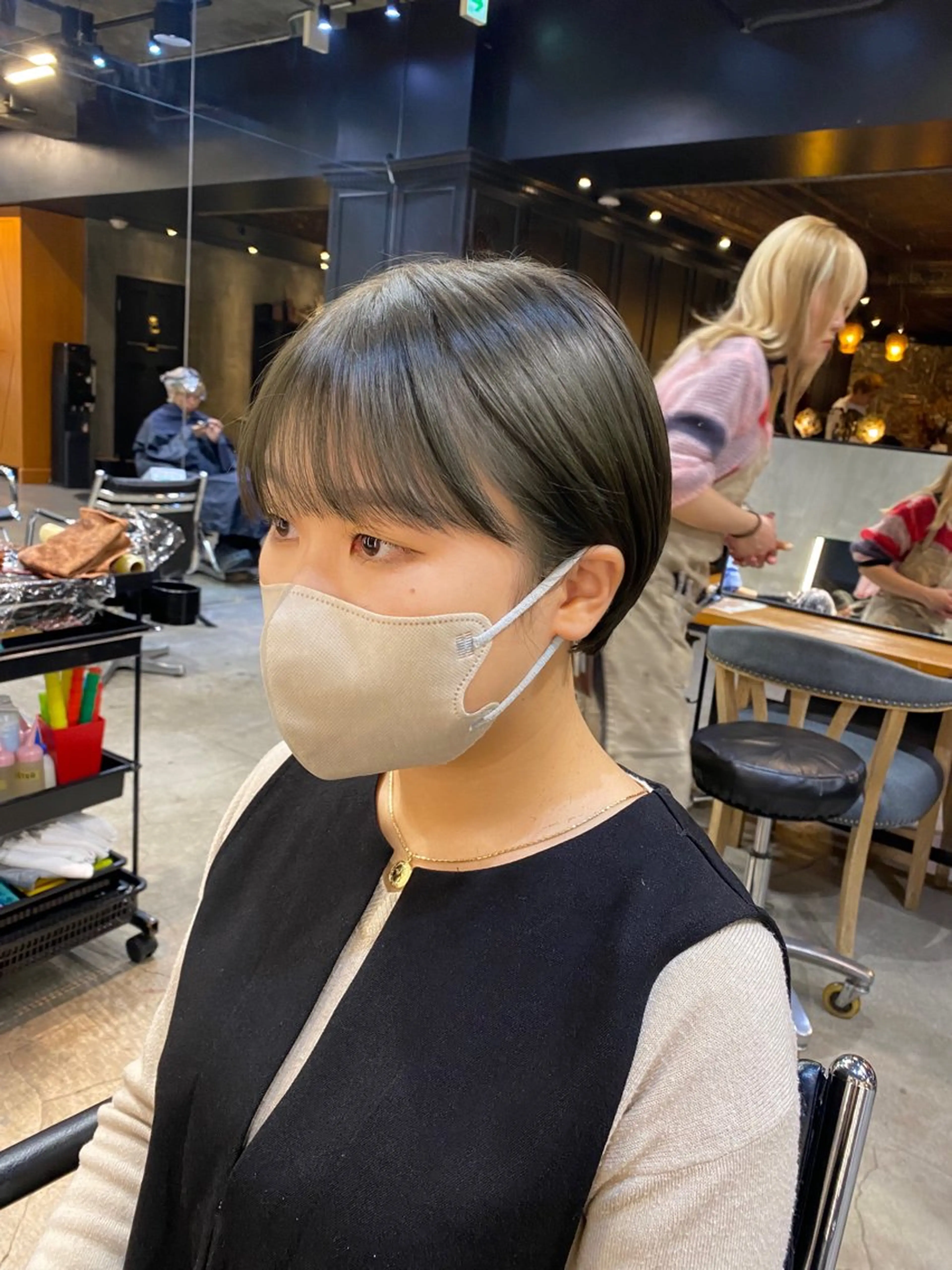 ショート カラー グレージュ カーキグレージュ ショートヘア ブリーチなしダブル カラー🧸🐺陽介のヘアスタイル