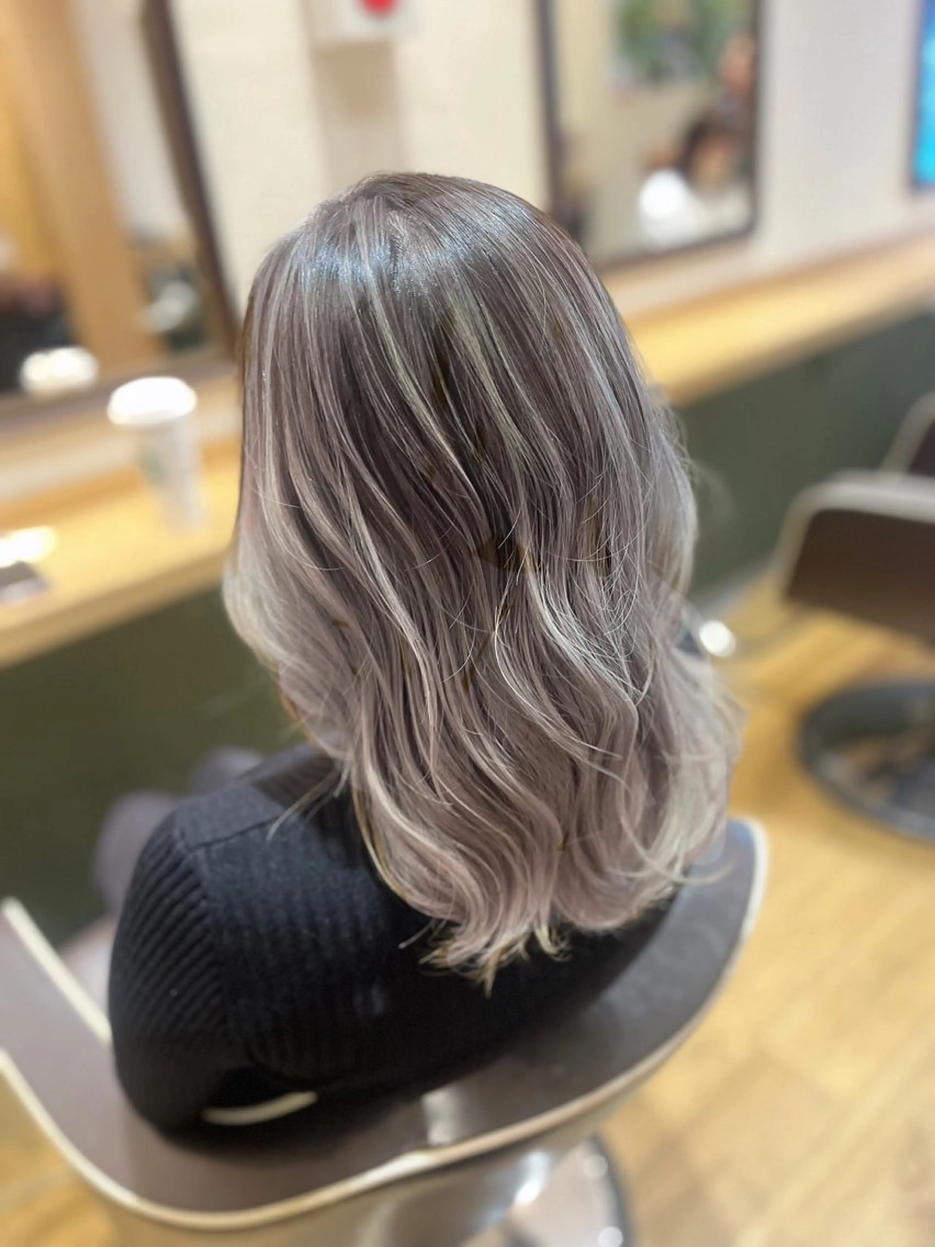 ロング カラー 花と太陽と雨。所属・◎ハイトーンカラー◎ 💫江口沙季💫のヘアスタイル