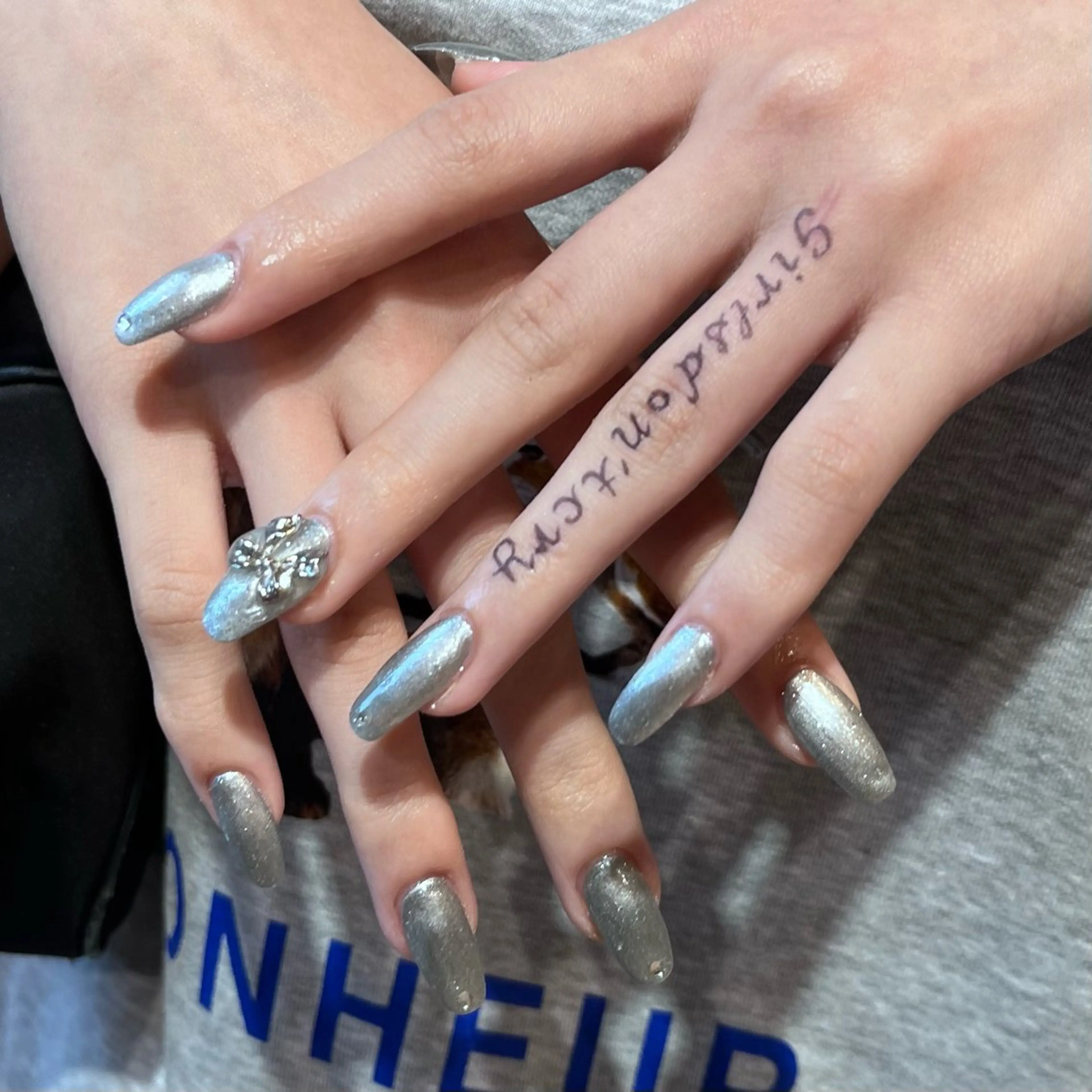 ネイル ハンドネイル 🩶レイナ🩶 color/nailのヘアスタイル