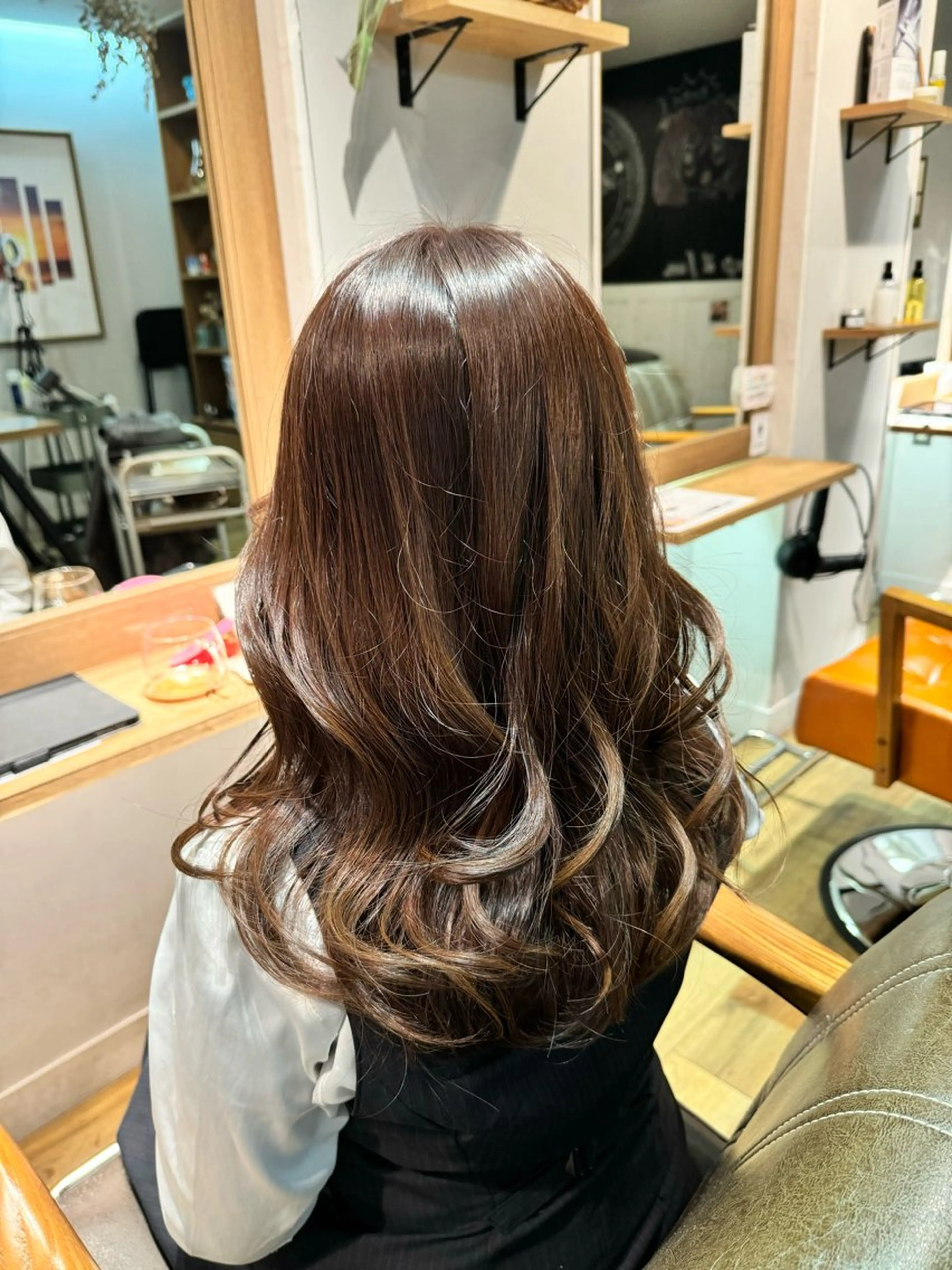 ロング カラー ブラウンカラー ヘアカラー トリートメント ツキダテ ユイのヘアスタイル