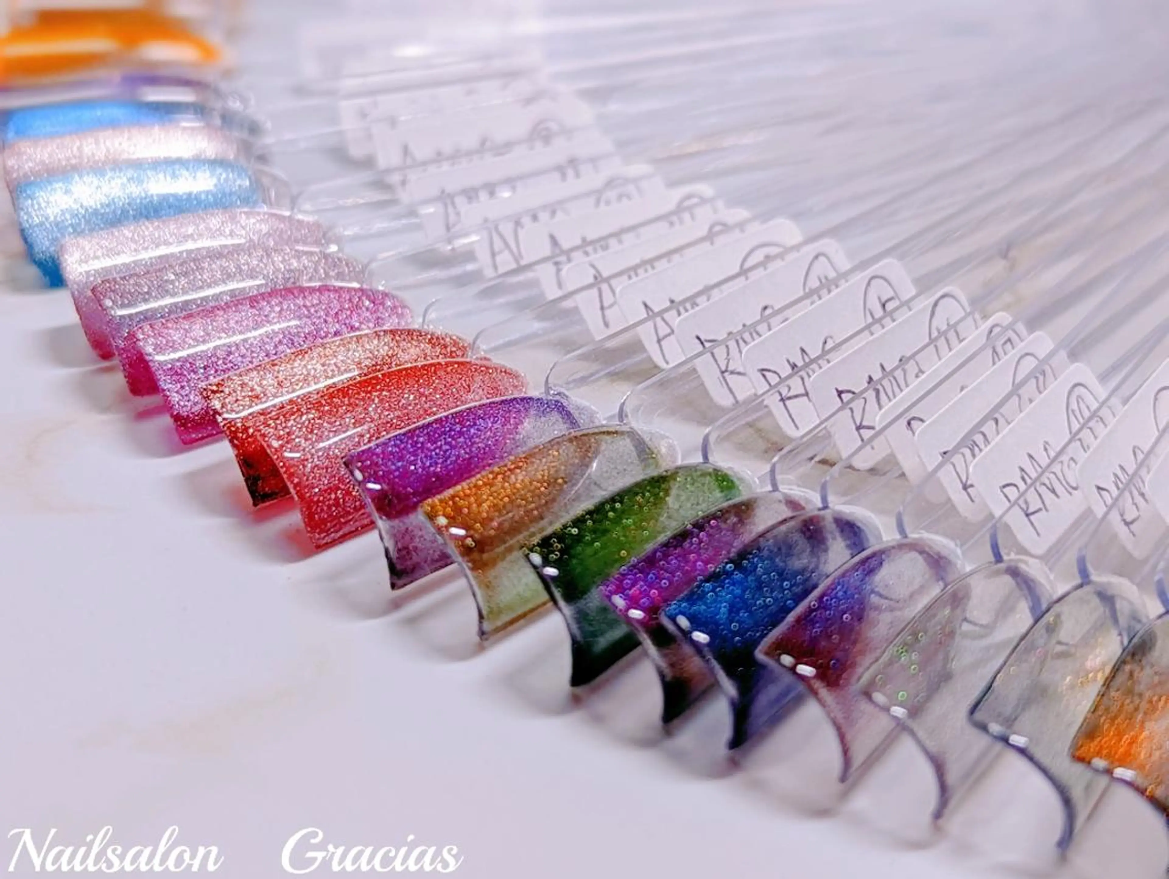 ネイル マグネットネイル Nailsalon Graciasのネイルデザイン