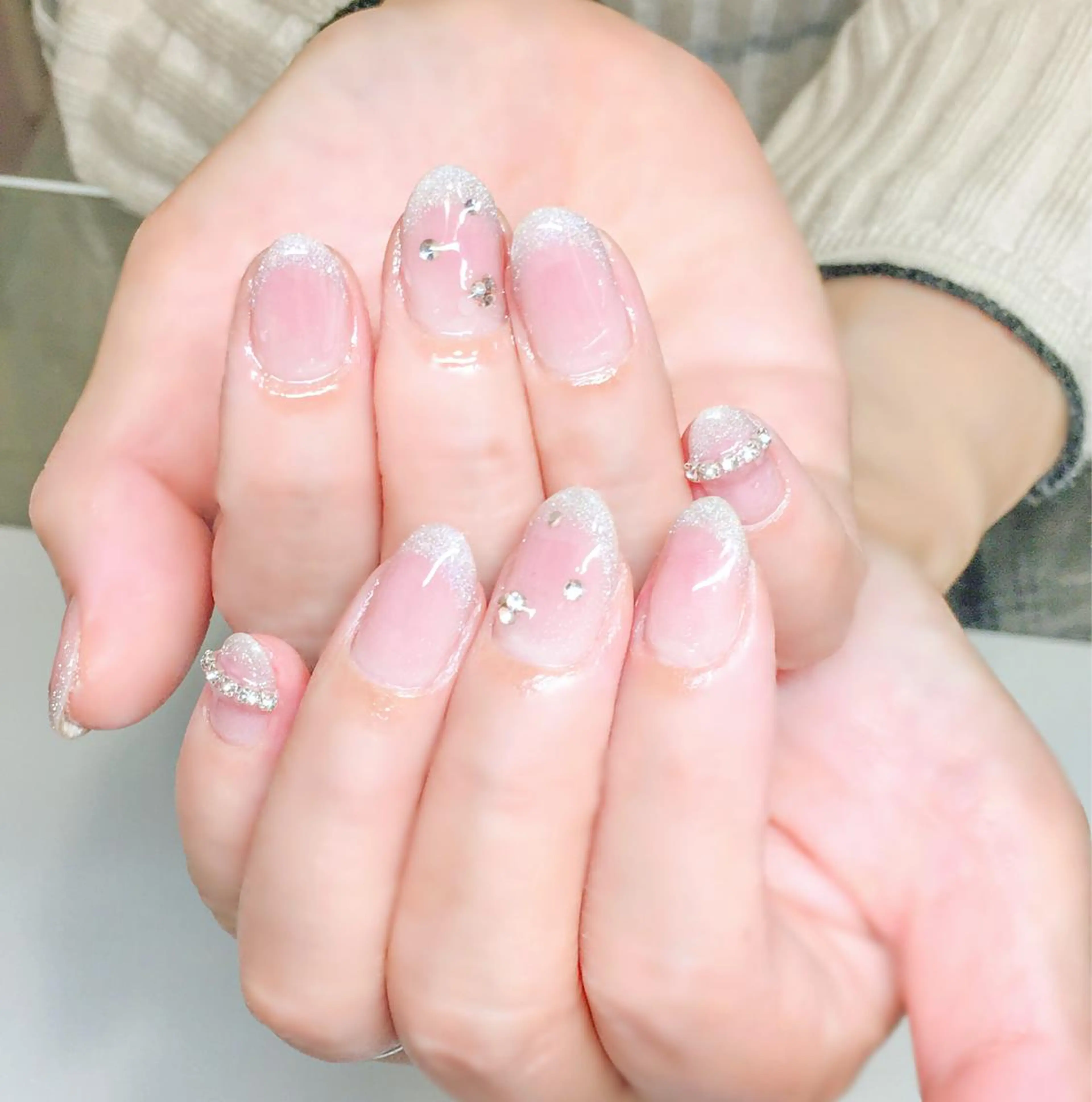 ネイル ジェルネイル キラキラネイル ワンホンネイル 冬ネイル Nyanco Nailのネイルデザイン