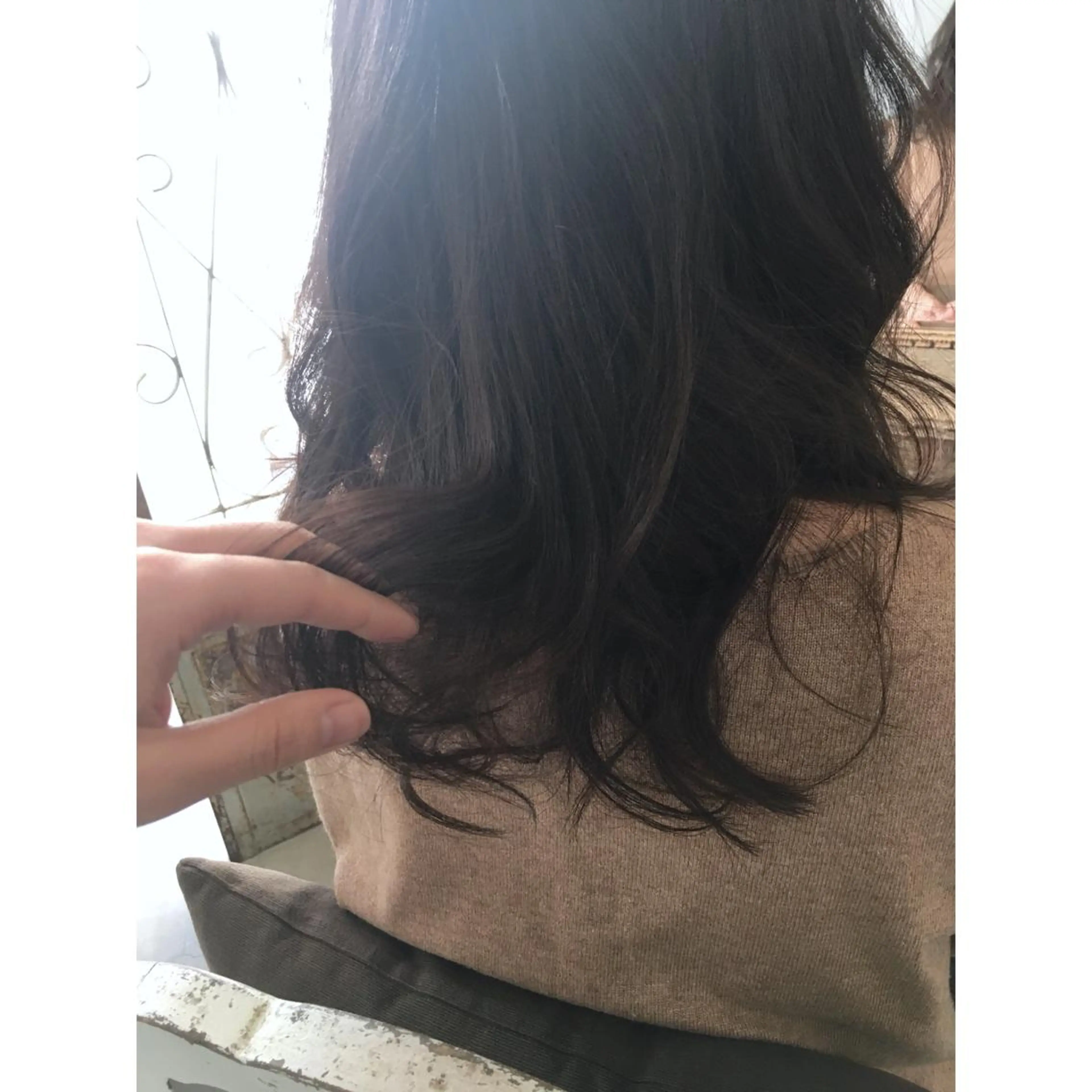 セミロング カラー アッシュ アッシュブラウン ブラウンカラー カット ヘアカラー fio マナミのヘアスタイル