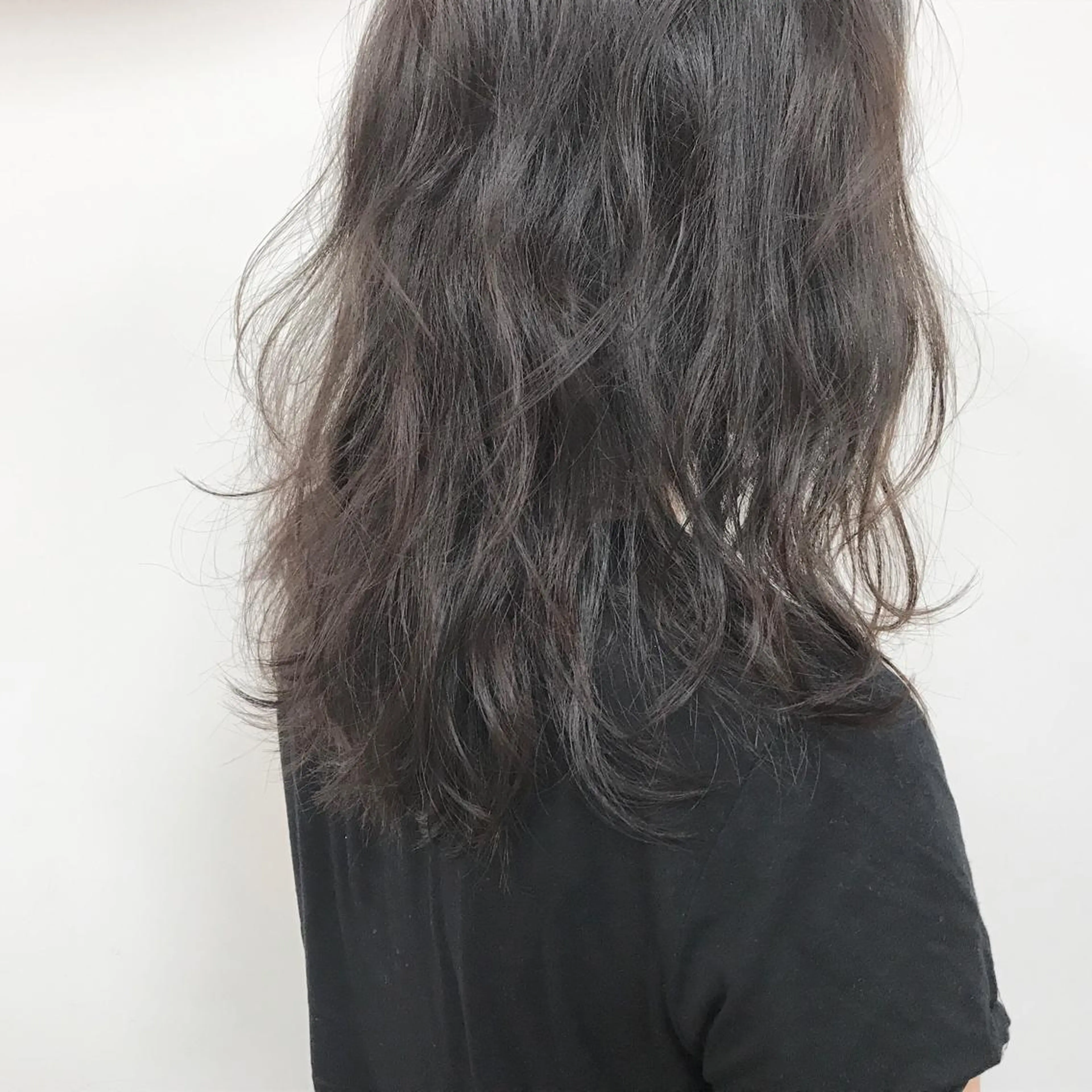 ミディアム レイヤーカット NUU所属・滝島 真帆のヘアスタイル
