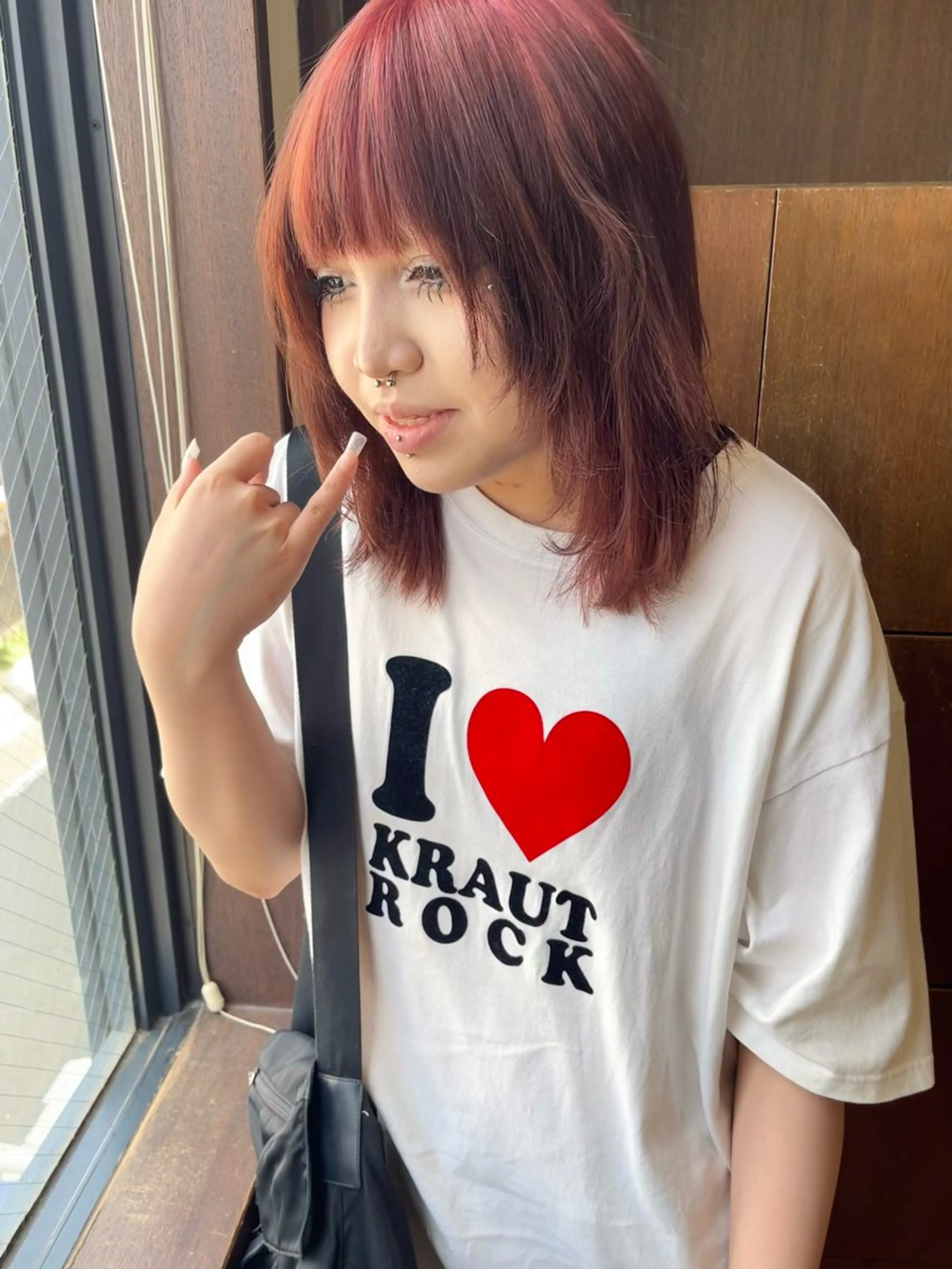 ミディアム カラー ピンクカラー カット ヘアカラー トリートメント 髪質改善ｶﾗｰ ｹｱﾌﾞﾘｰﾁ/ﾀﾑのヘアスタイル