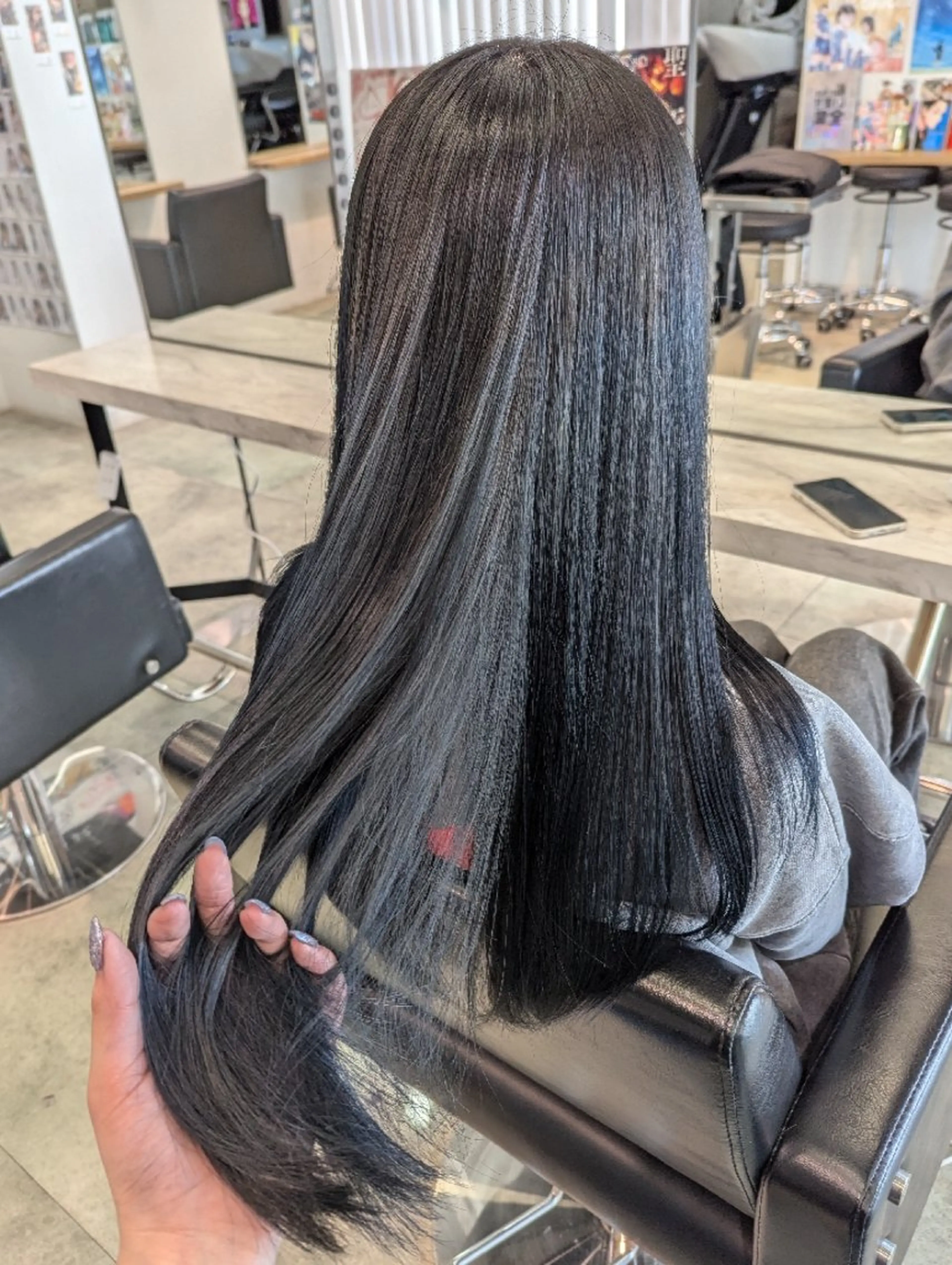 カラー ロング 黒髪 ブリーチ ブルーカラー ブルーブラック 推しカラー🦉にじさ んじカラー🌈🕒✨のヘアスタイル